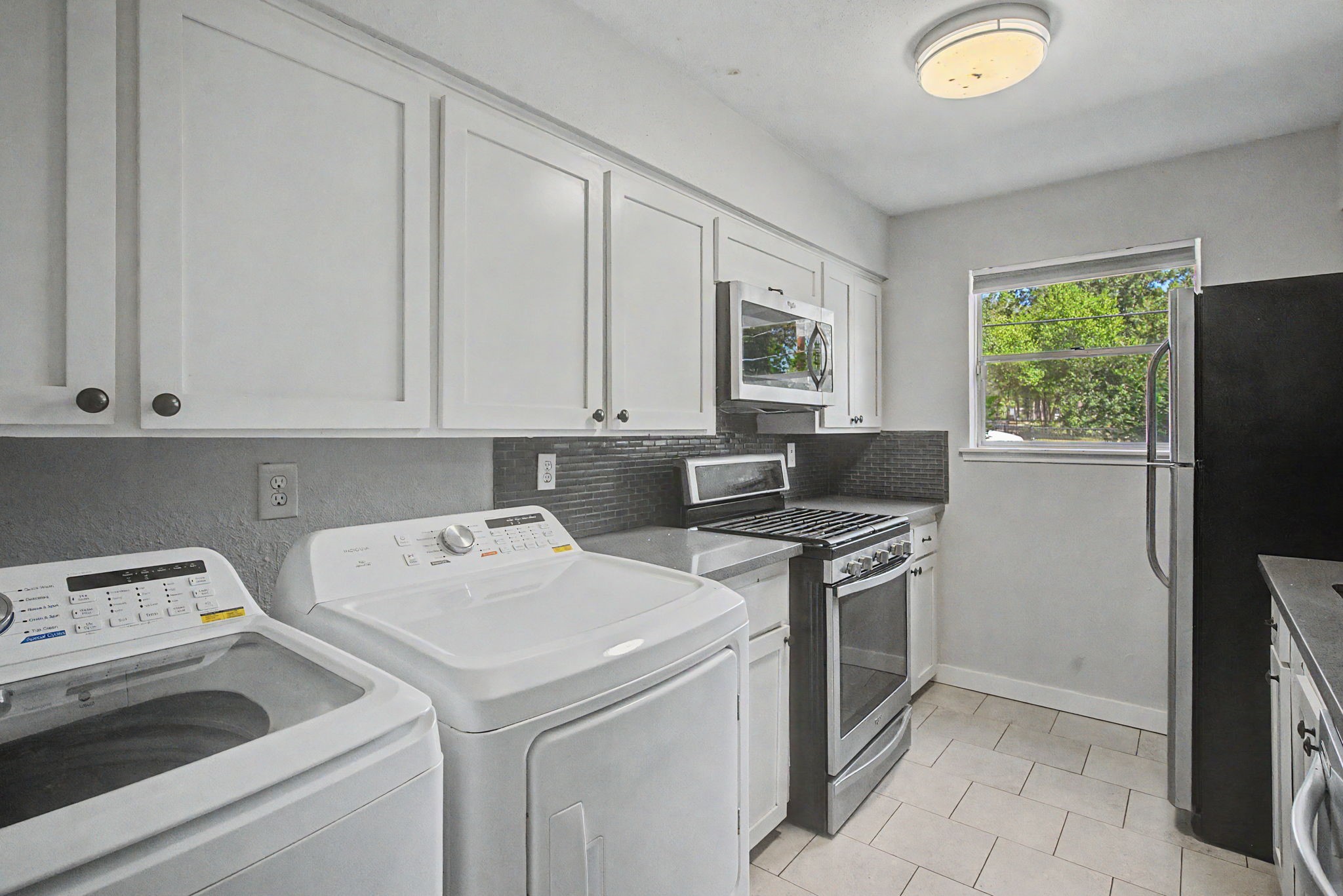 413 W Semands Avenue Property Photo 4