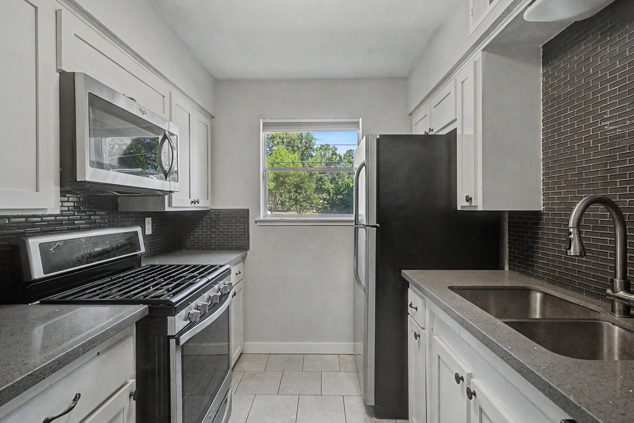 413 W Semands Avenue Property Photo 5