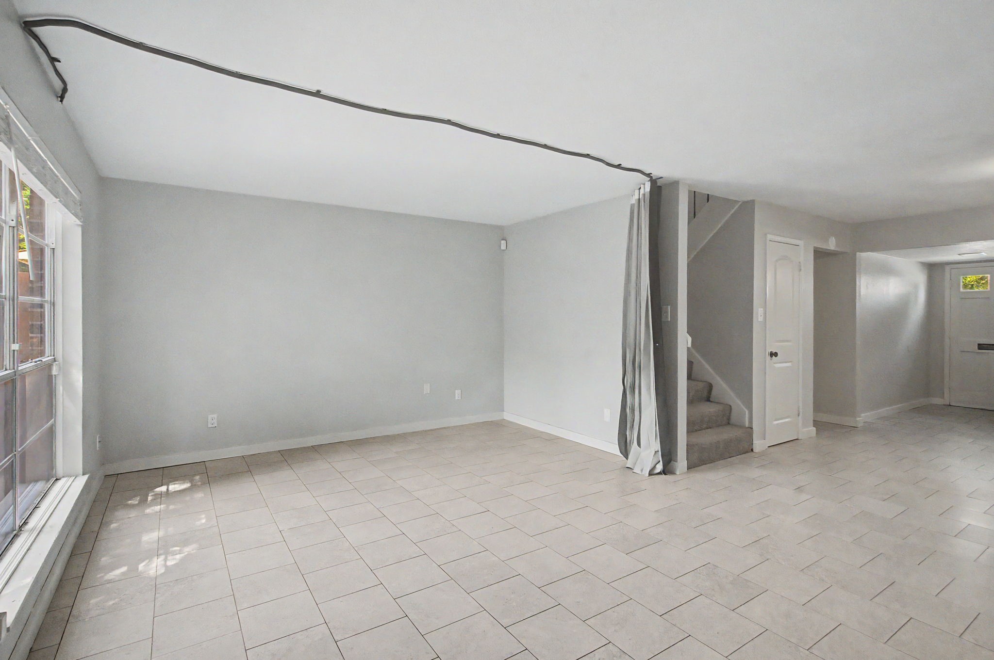 413 W Semands Avenue Property Photo 6