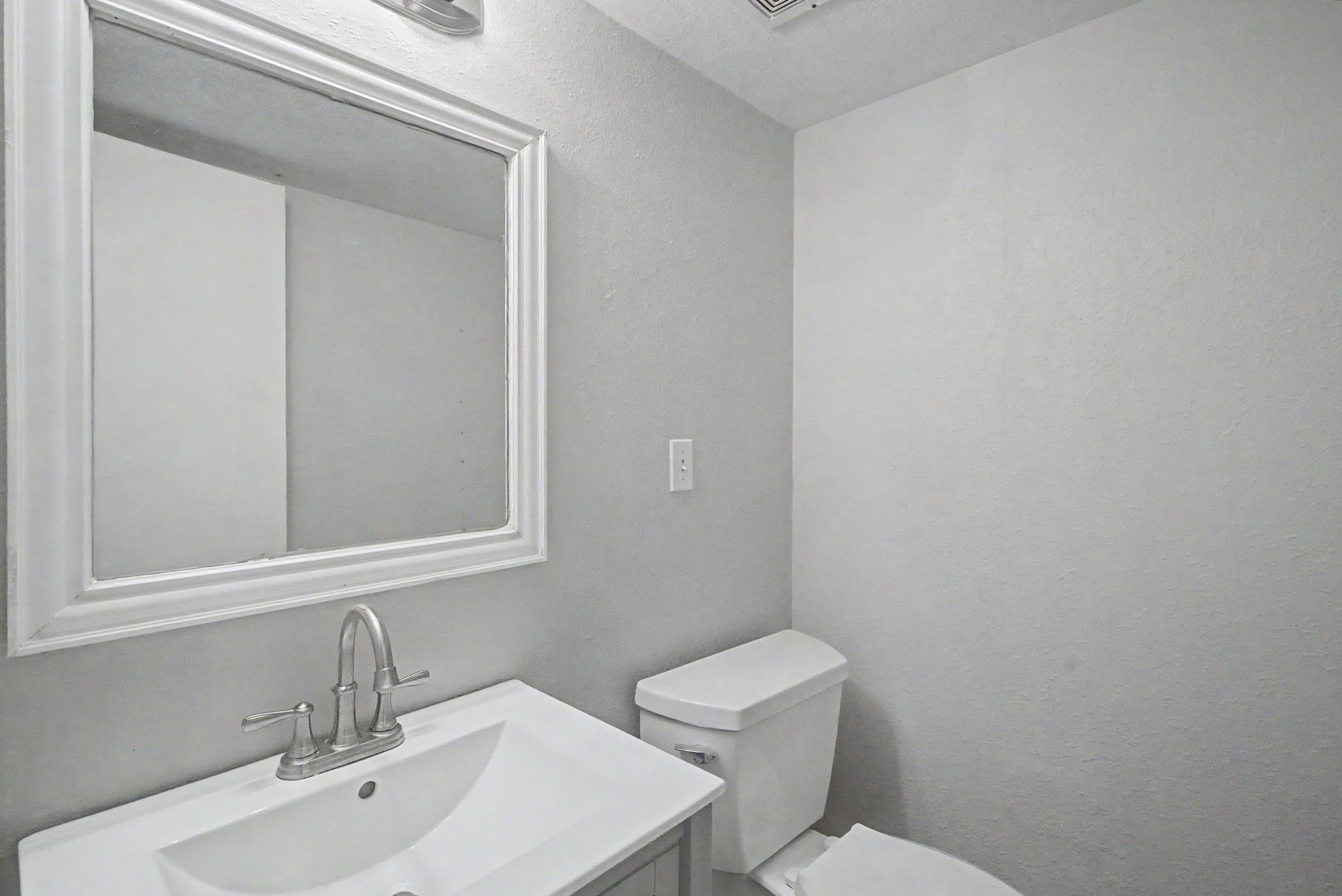 413 W Semands Avenue Property Photo 7