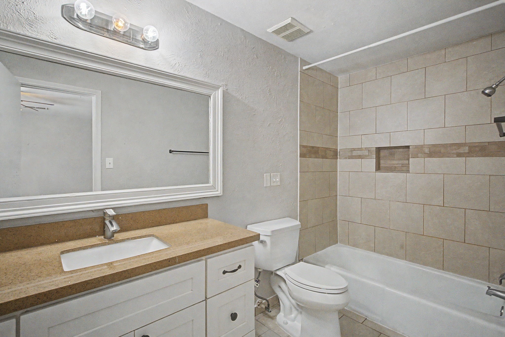 413 W Semands Avenue Property Photo 9