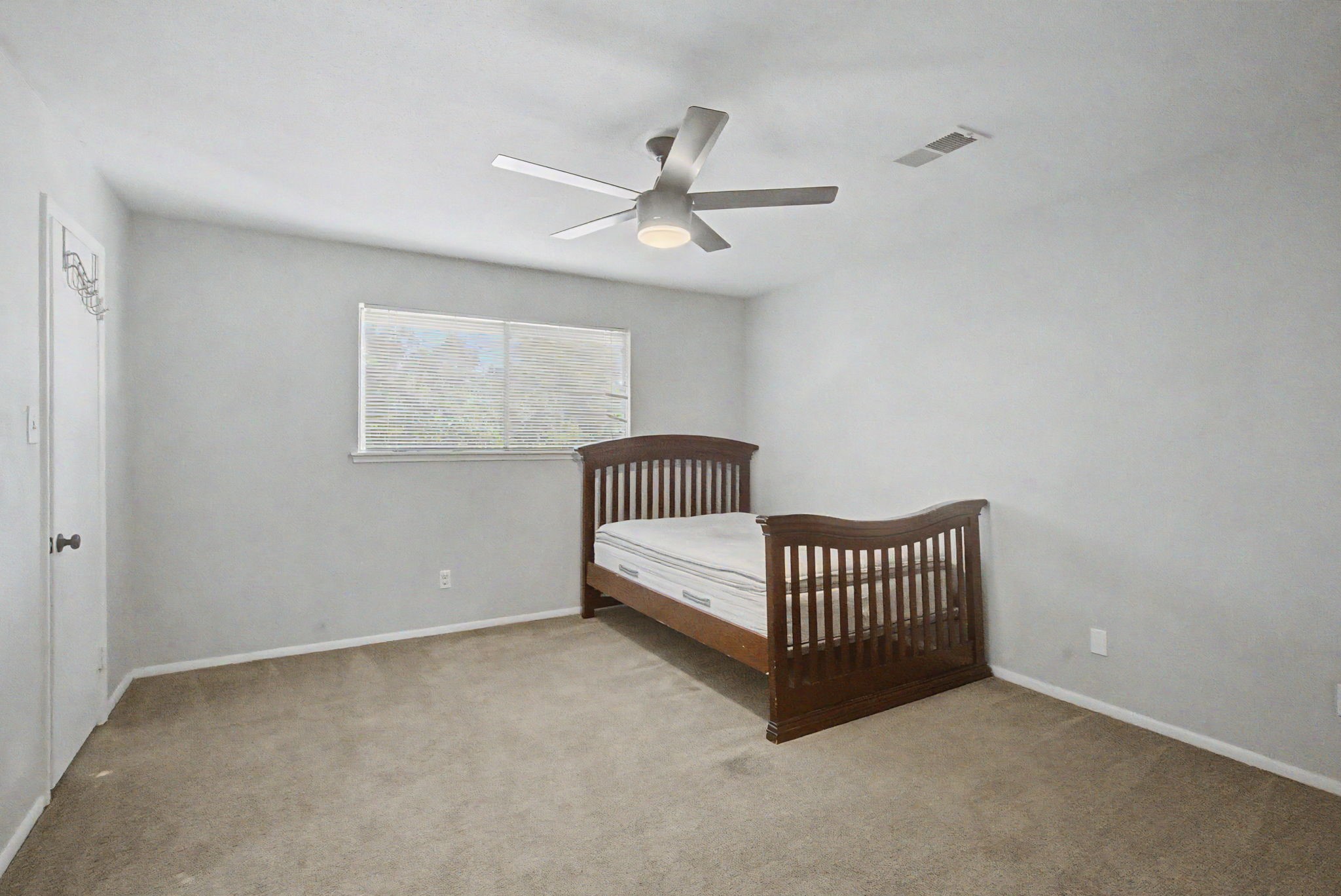 413 W Semands Avenue Property Photo 11