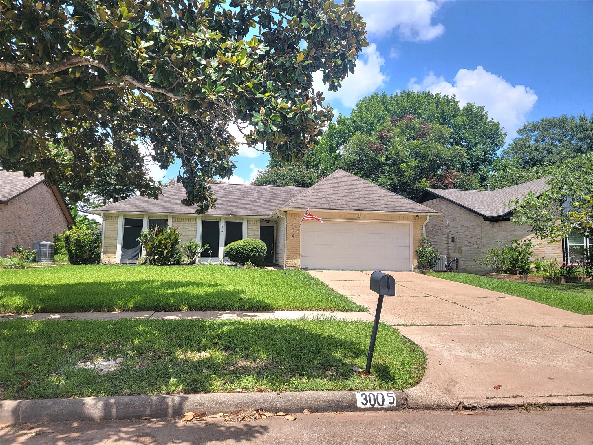 3005 Winchester Property Photo 1