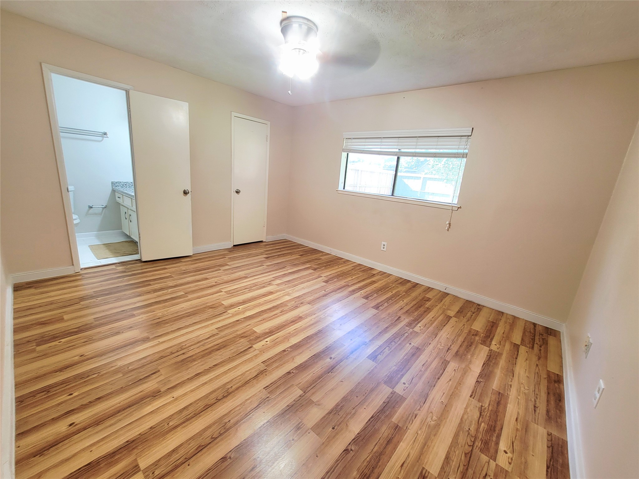 3005 Winchester Property Photo 6