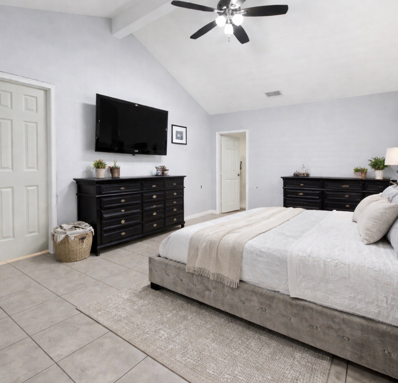 7415 San Simeon Drive Property Photo 13