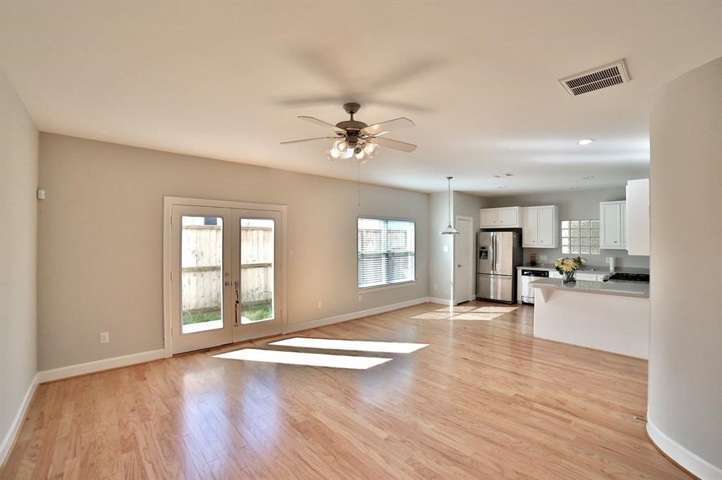 3719 Main Poplar Drive Property Photo 4