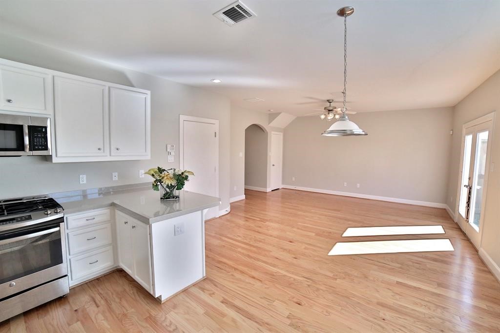 3719 Main Poplar Drive Property Photo 5