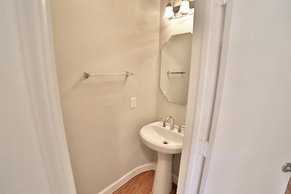 3719 Main Poplar Drive Property Photo 13