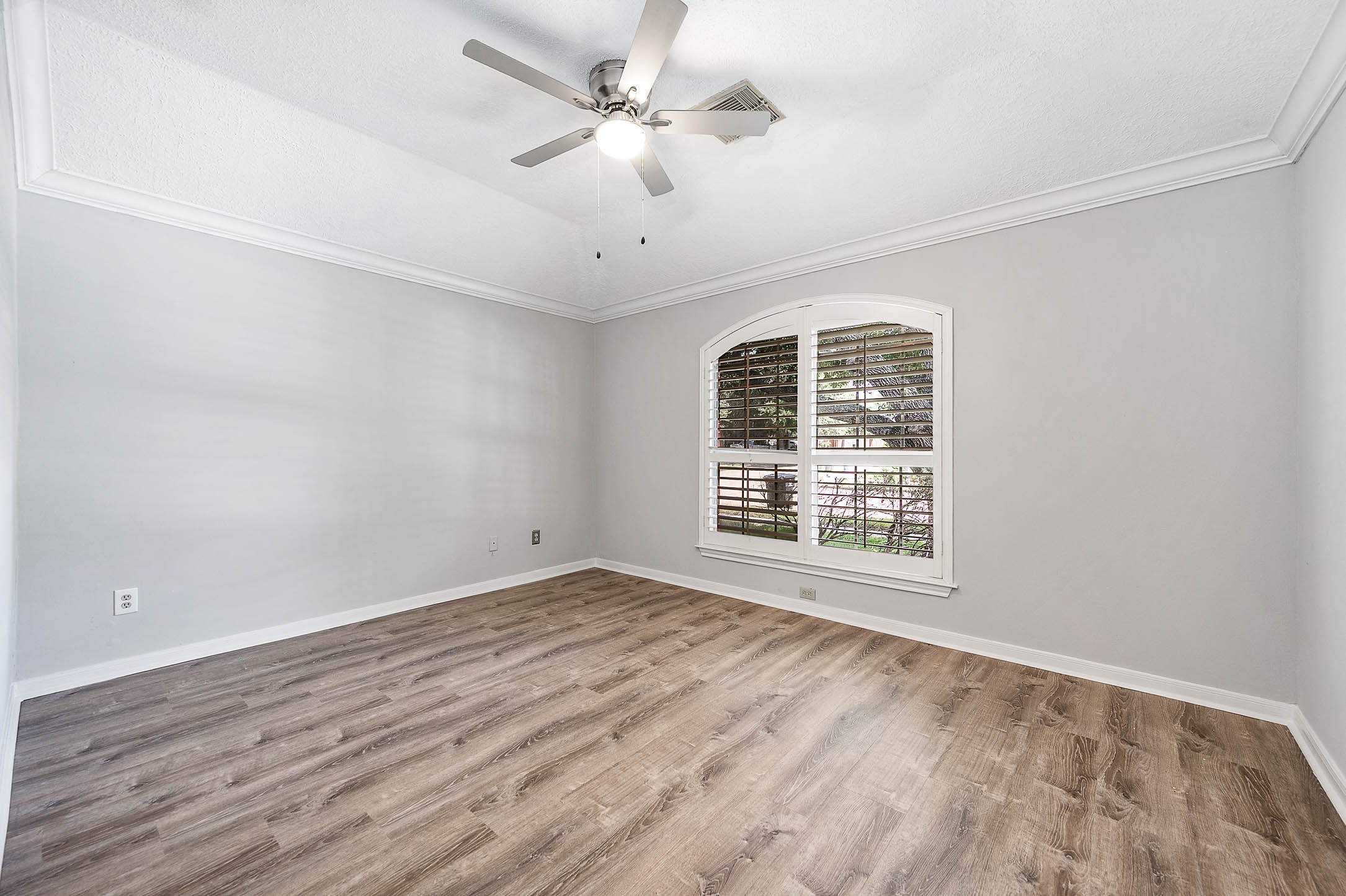 5922 James Place Property Photo 17