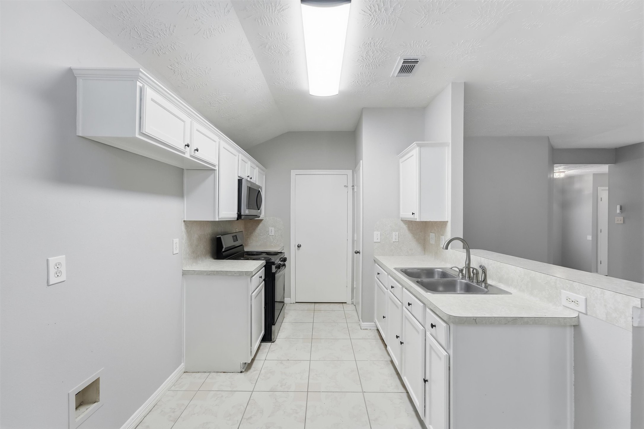 3435 Red Cedar Drive Property Photo 15