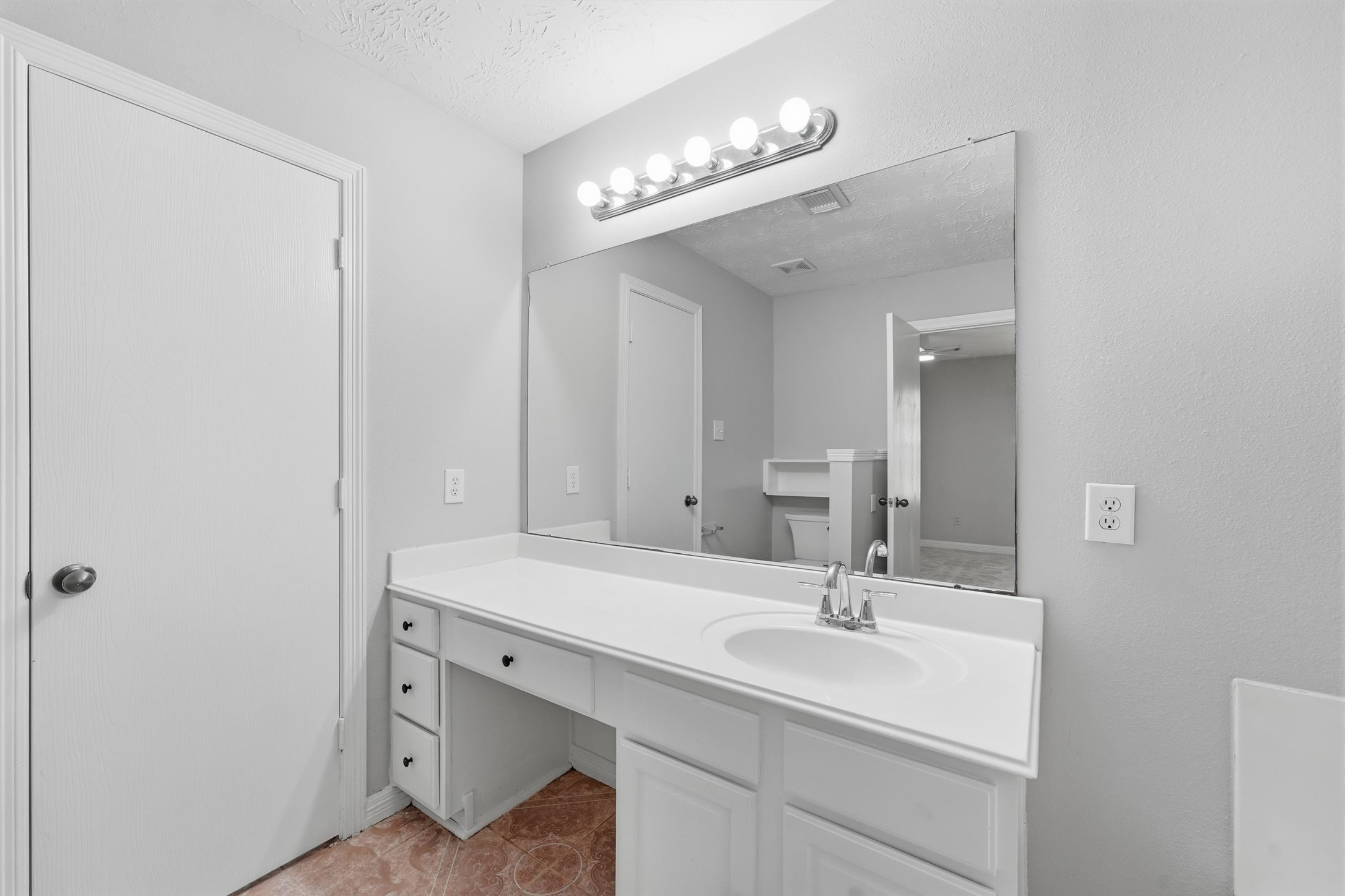 3435 Red Cedar Drive Property Photo 19