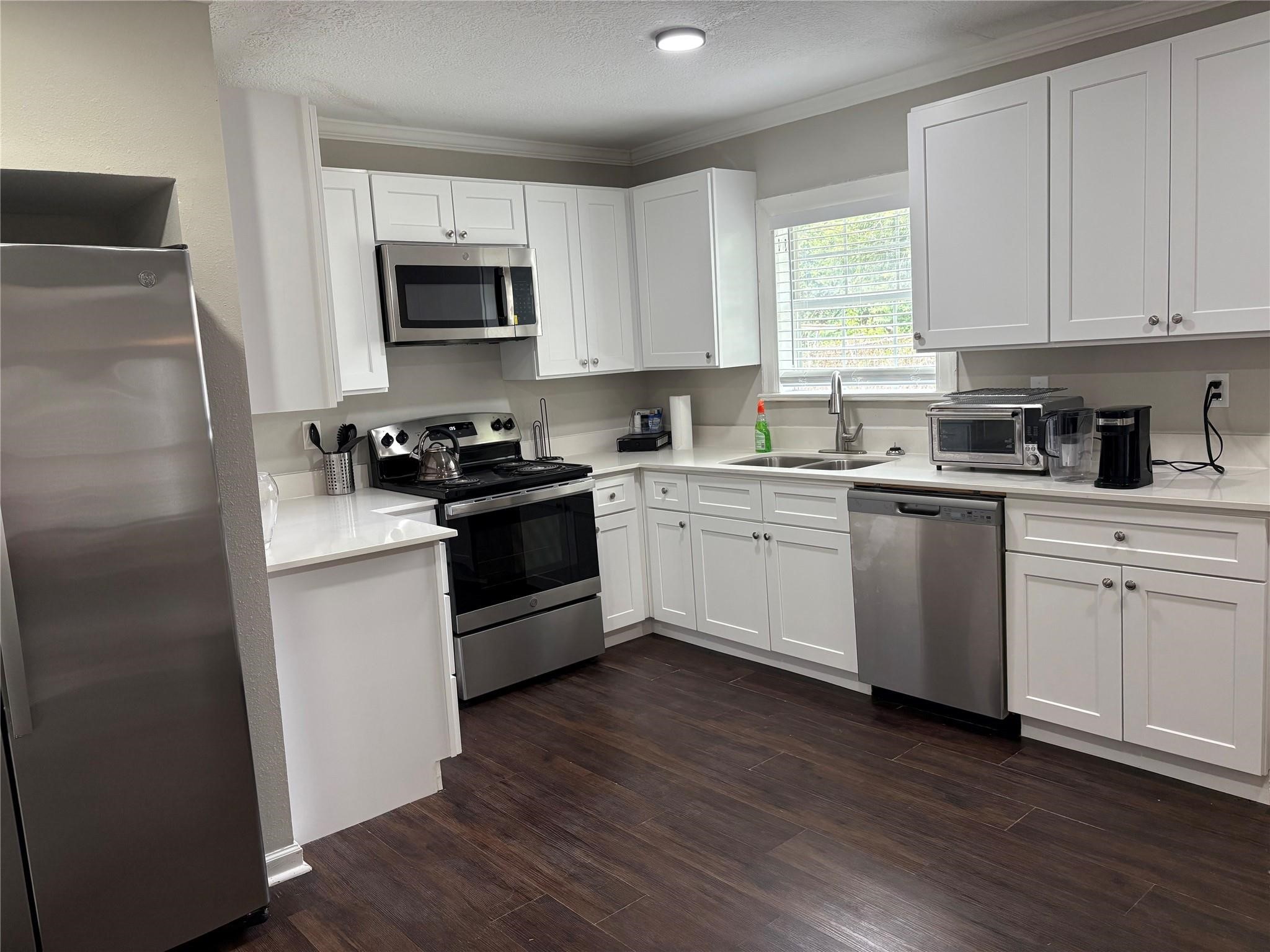 3711 Eagle Street Property Photo 2