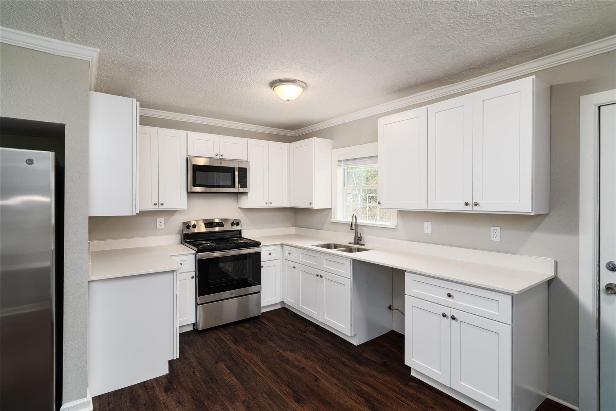 3711 Eagle Street Property Photo 10