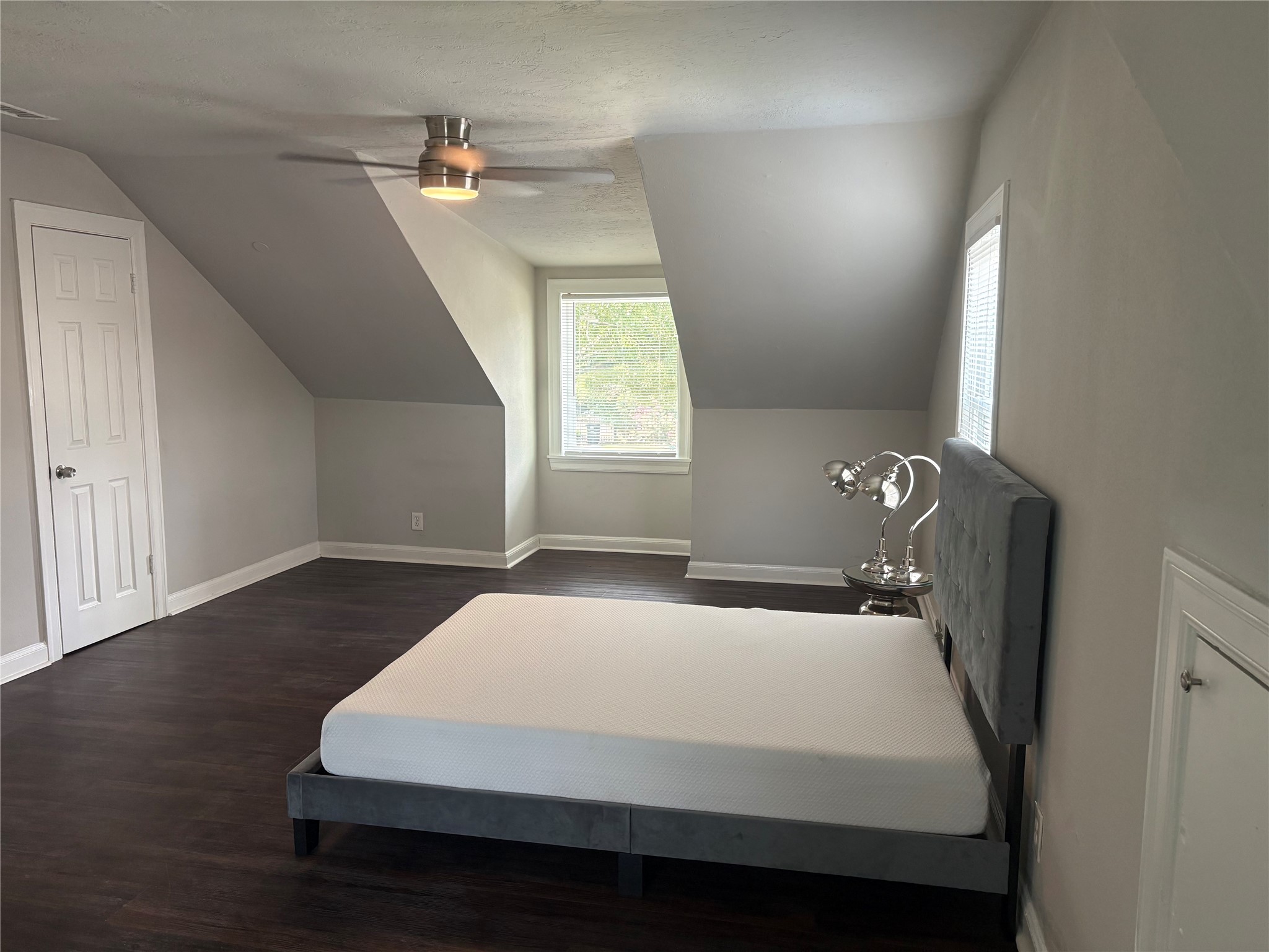 3711 Eagle Street Property Photo 13