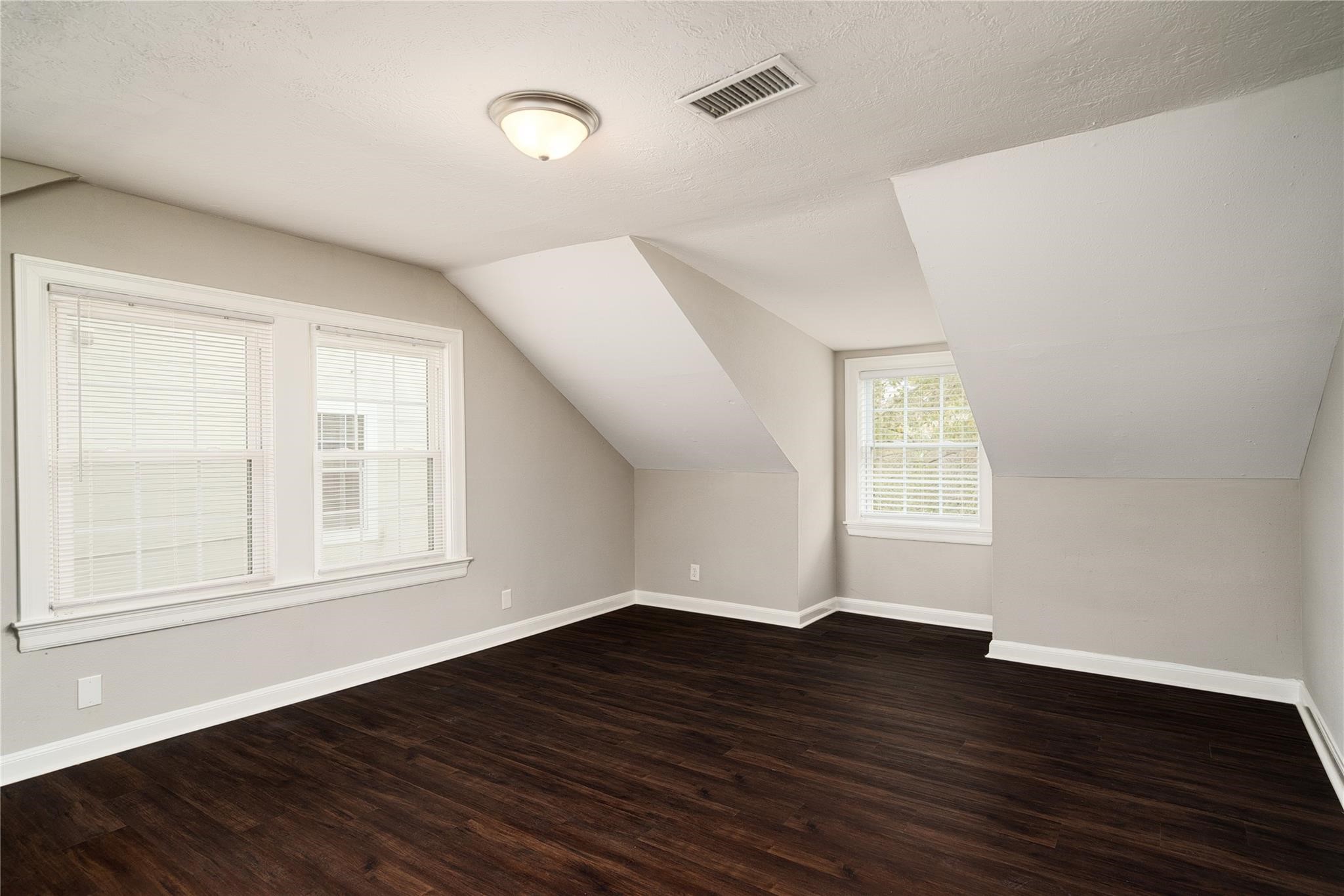 3711 Eagle Street Property Photo 16