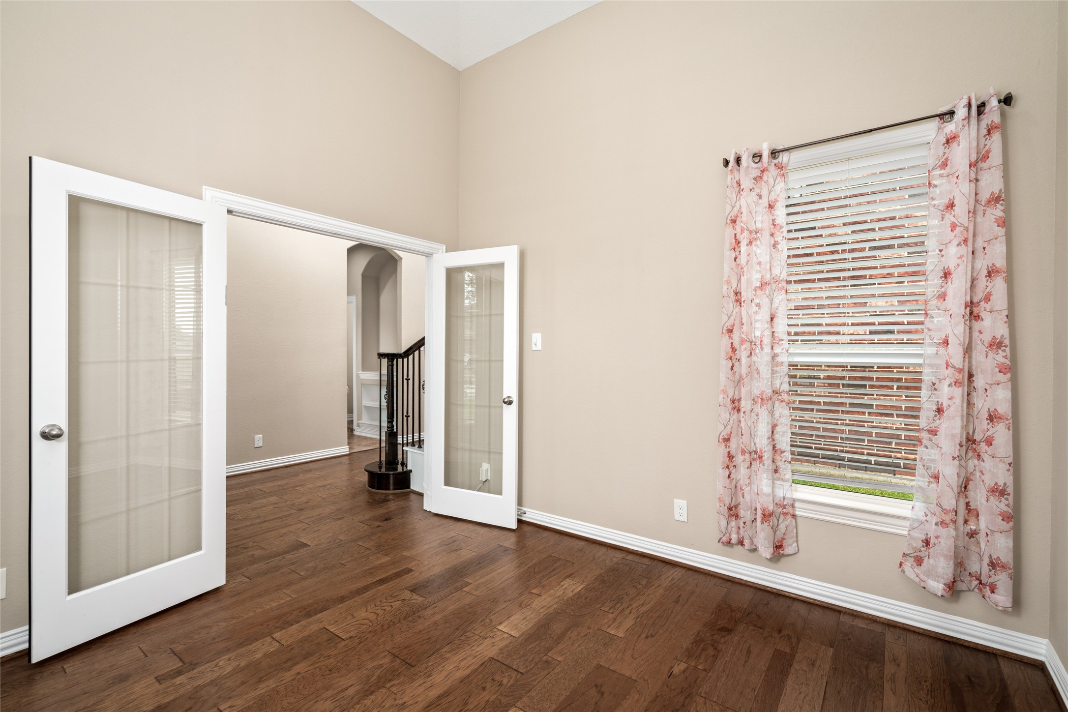 414 W Bend Drive Property Photo 5