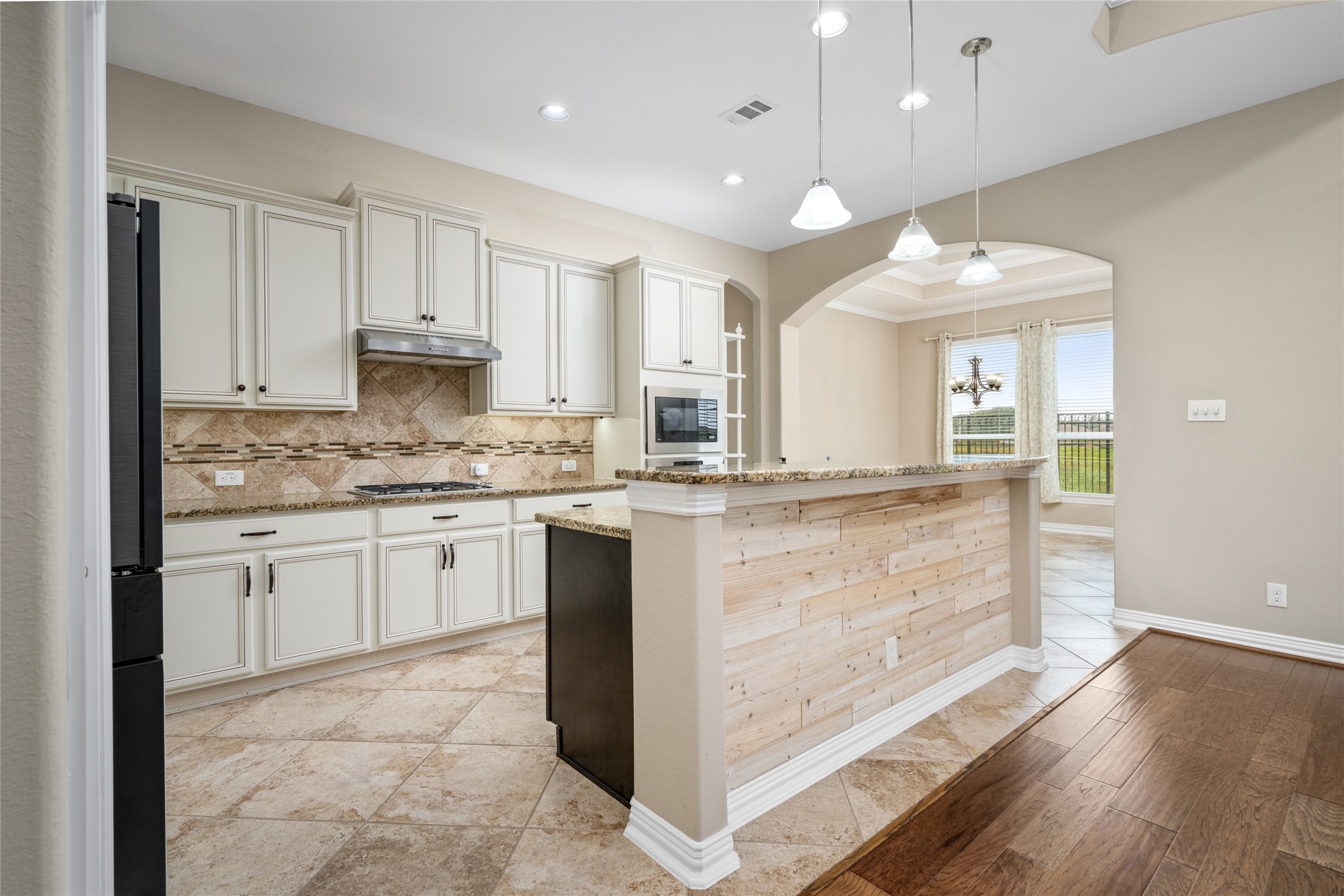 414 W Bend Drive Property Photo 10