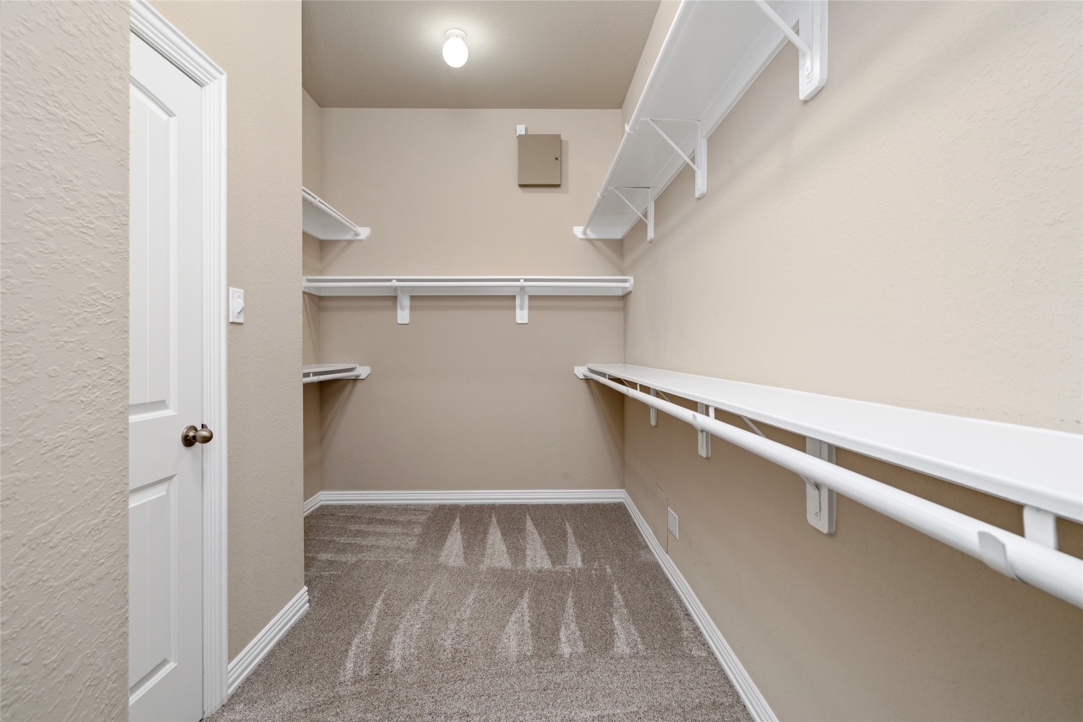 414 W Bend Drive Property Photo 17