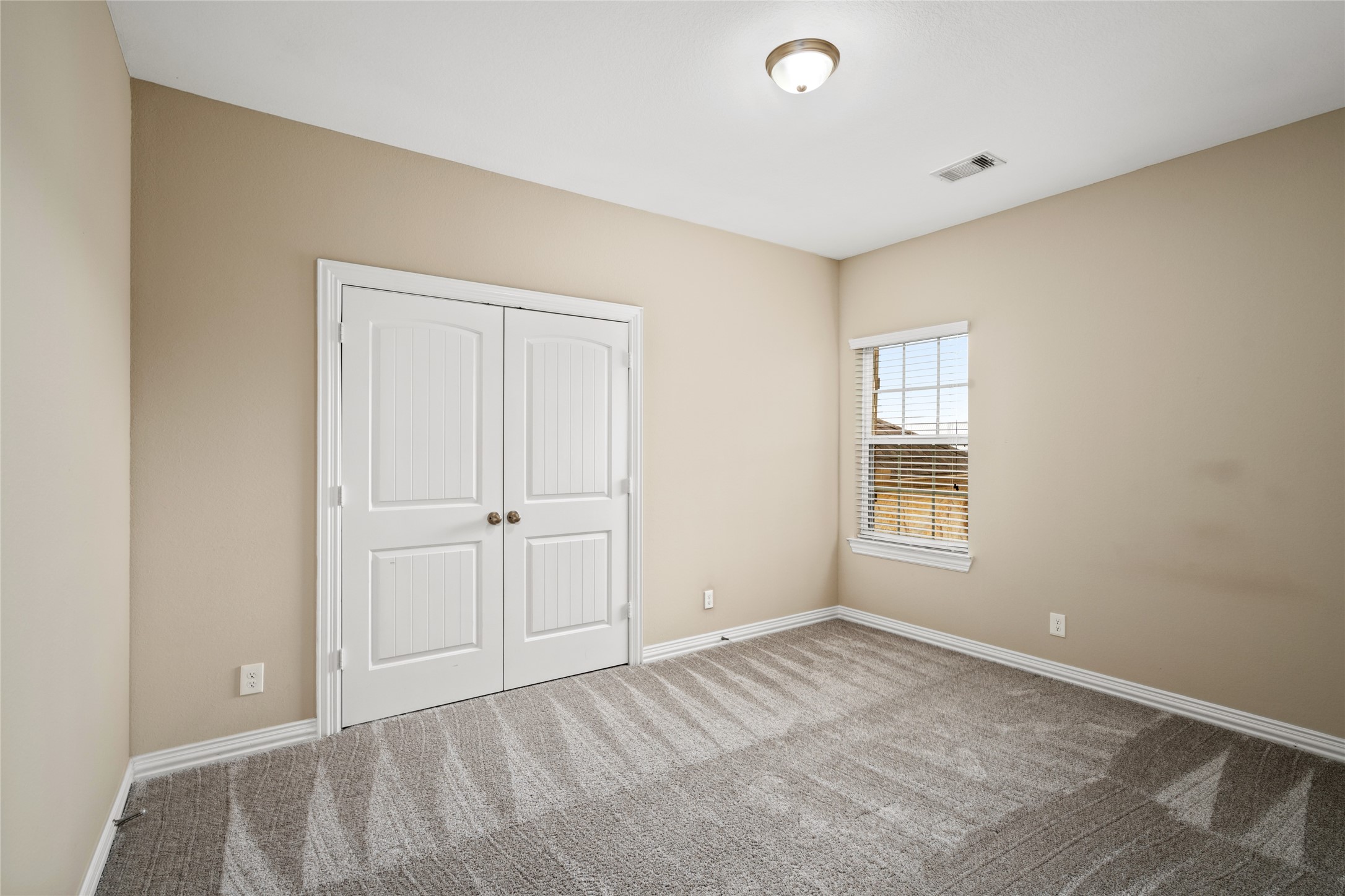 414 W Bend Drive Property Photo 23