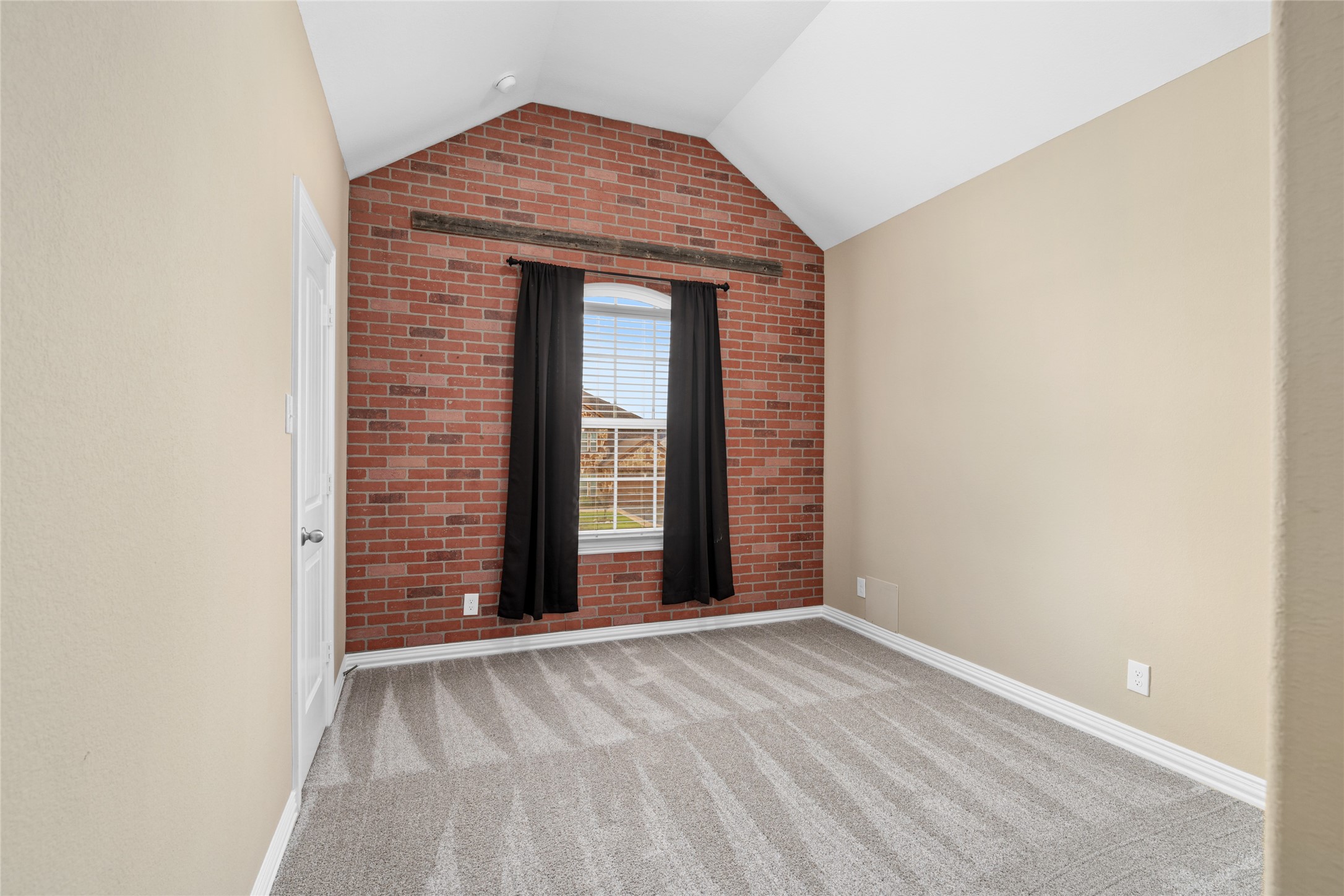 414 W Bend Drive Property Photo 27