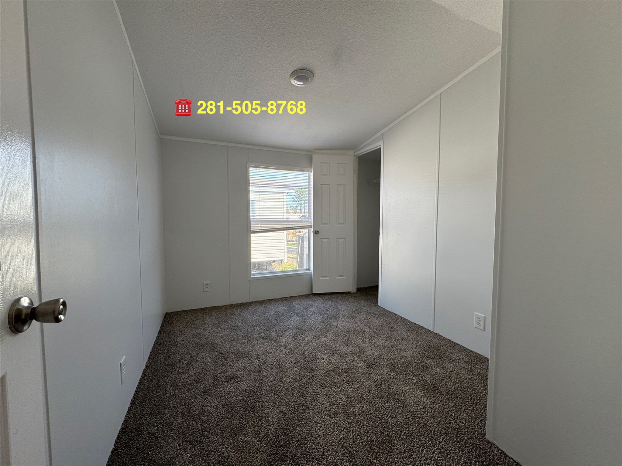 16206 Wood Drive Property Photo 4
