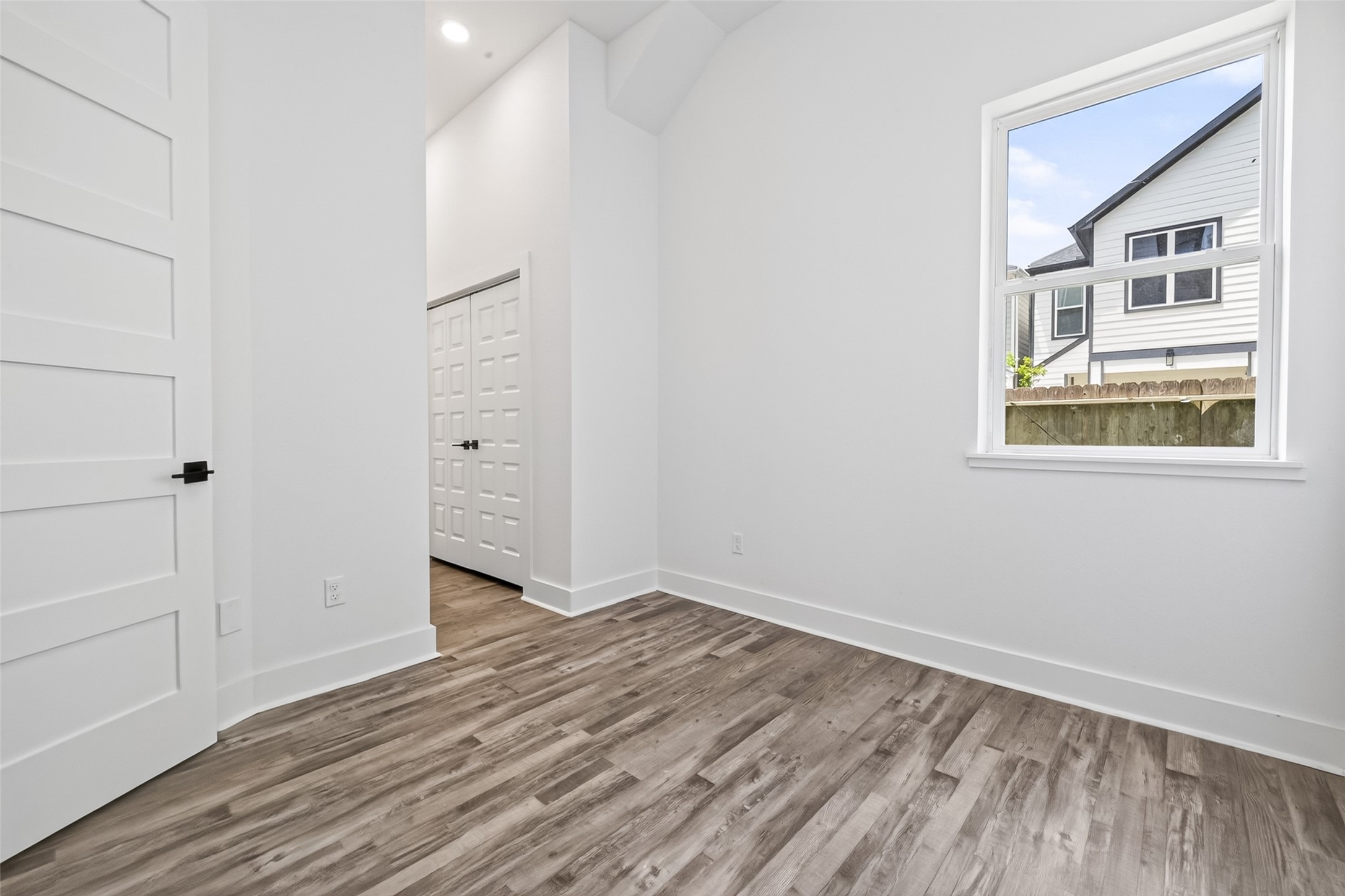 1928 Laverne Street Property Photo 16