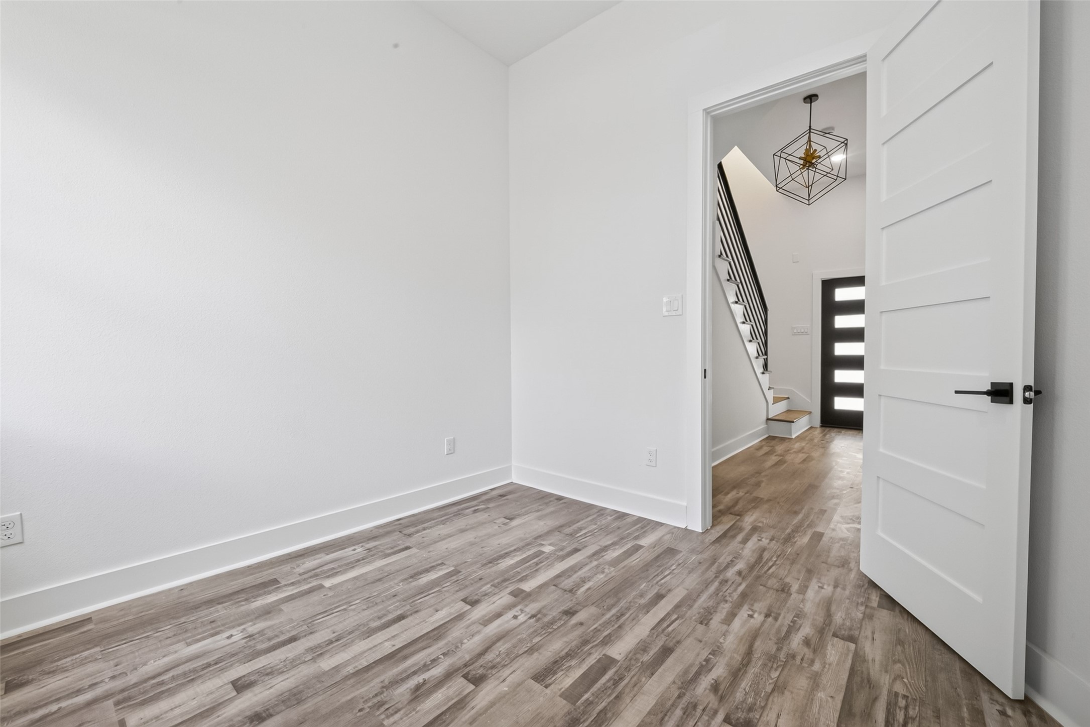 1928 Laverne Street Property Photo 18
