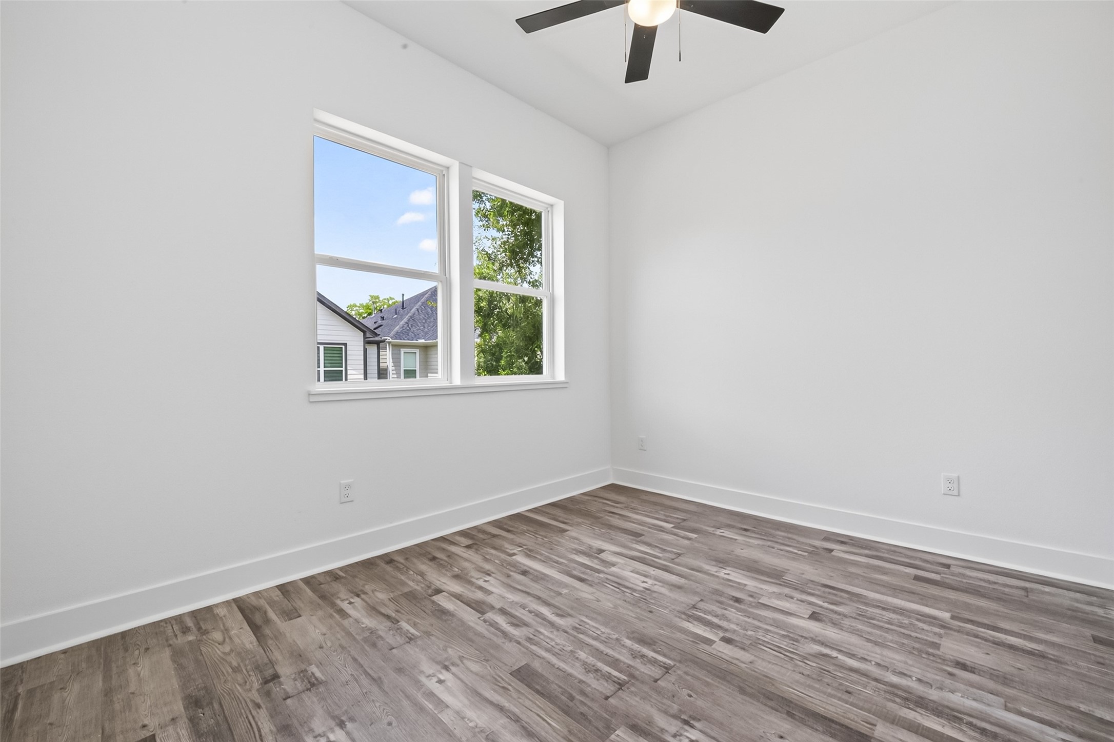 1928 Laverne Street Property Photo 21