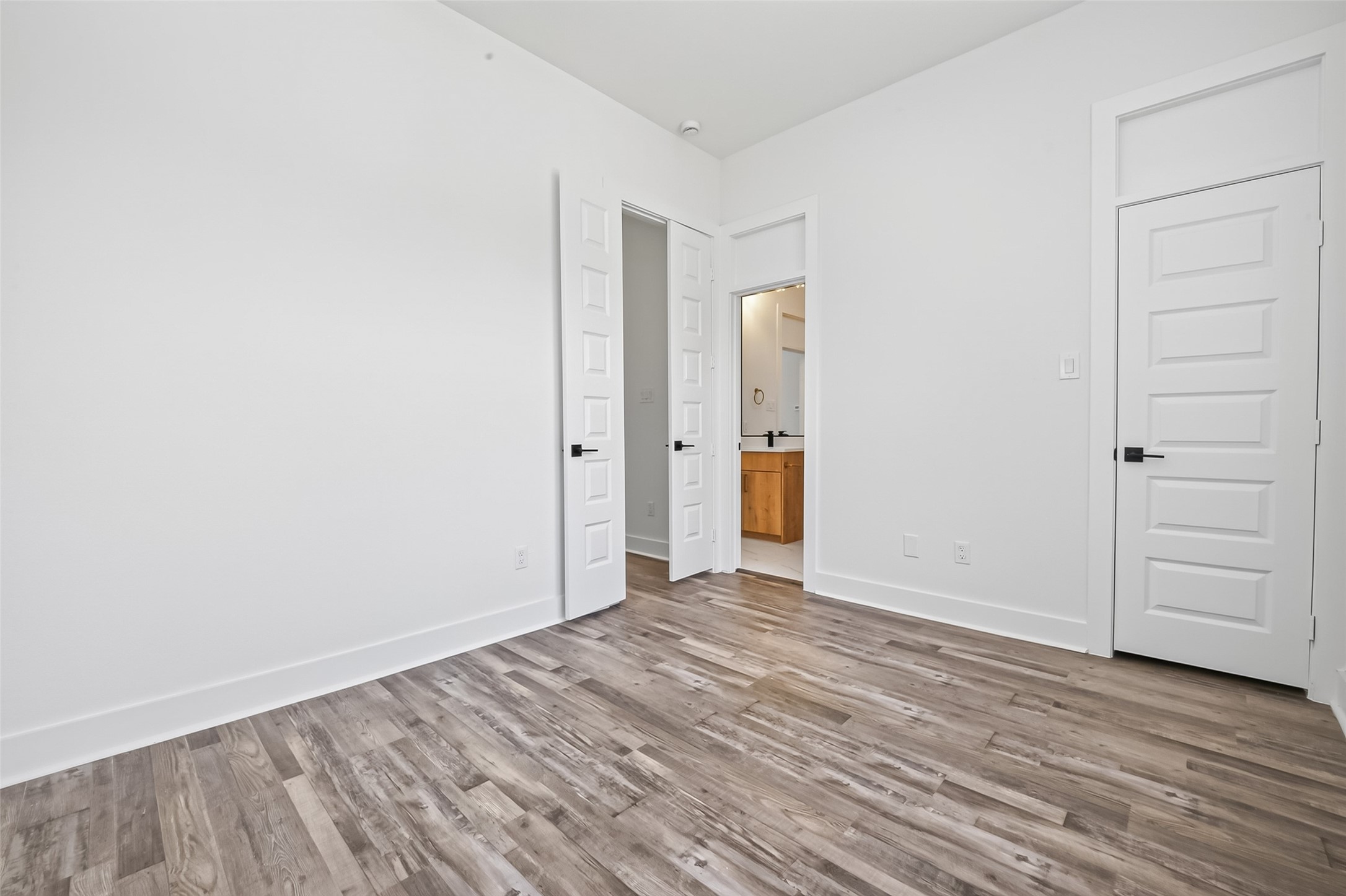 1928 Laverne Street Property Photo 23