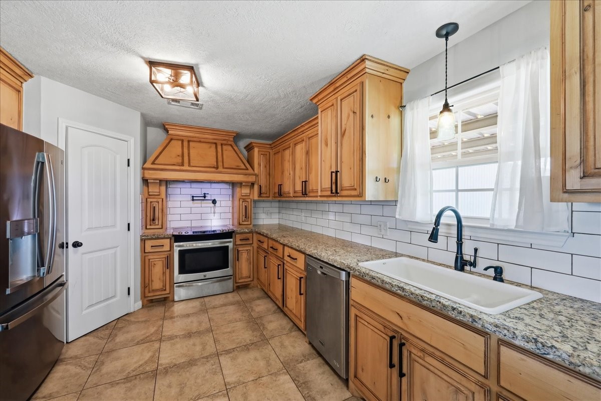 11235 Old Batson Saratoga Road Property Photo 14
