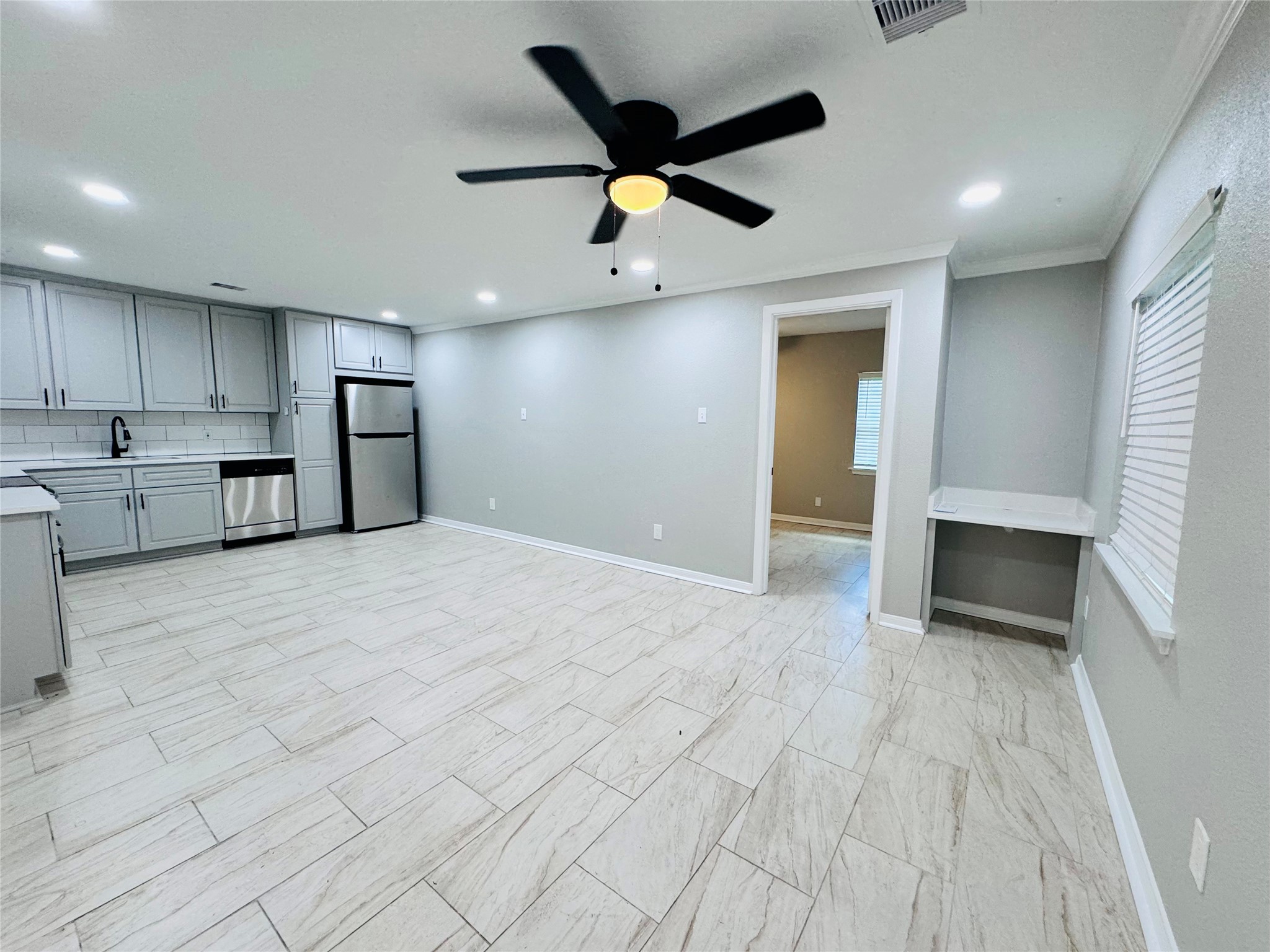 10702 Deval Drive Property Photo 2