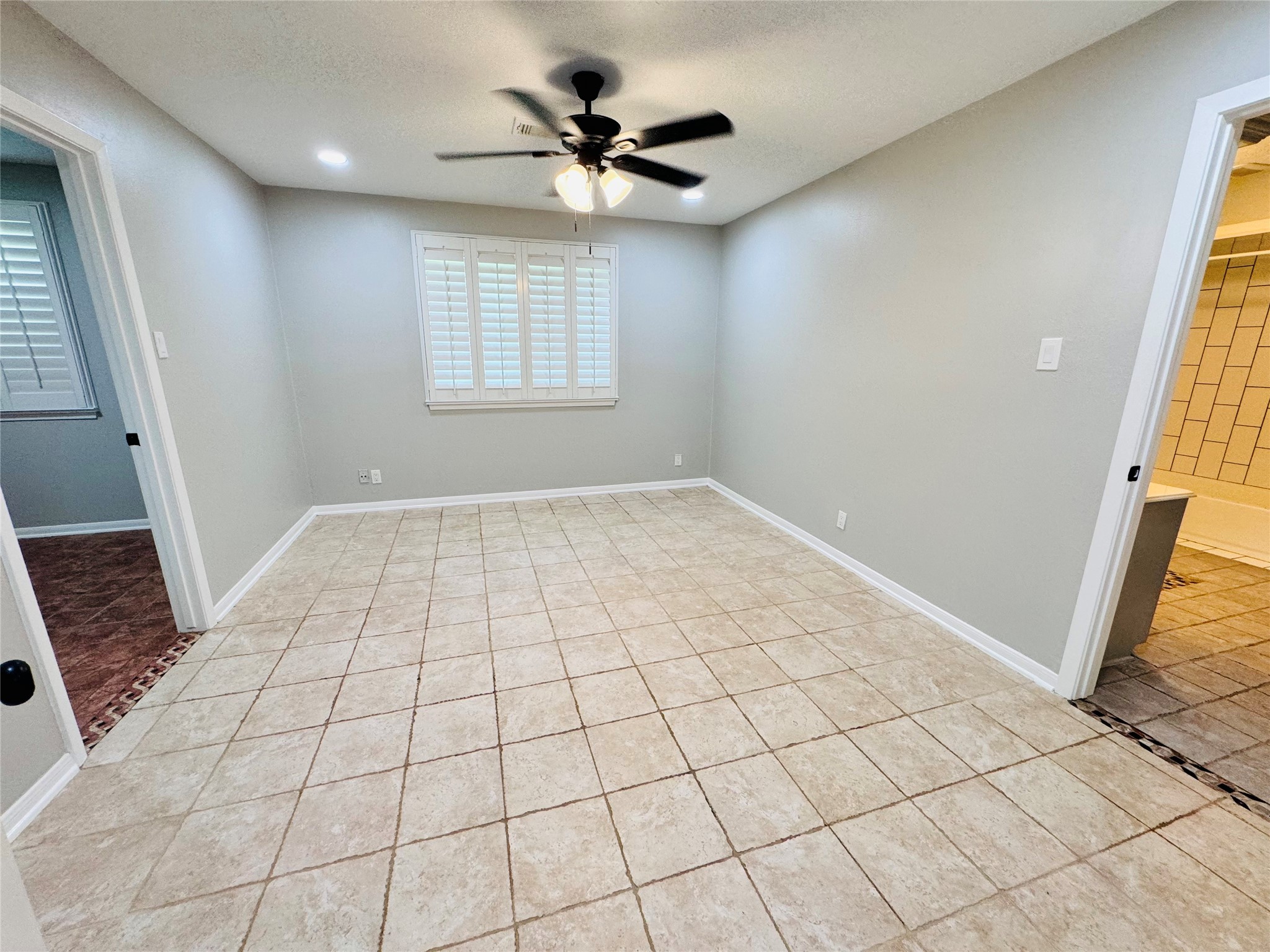 10702 Deval Drive Property Photo 8