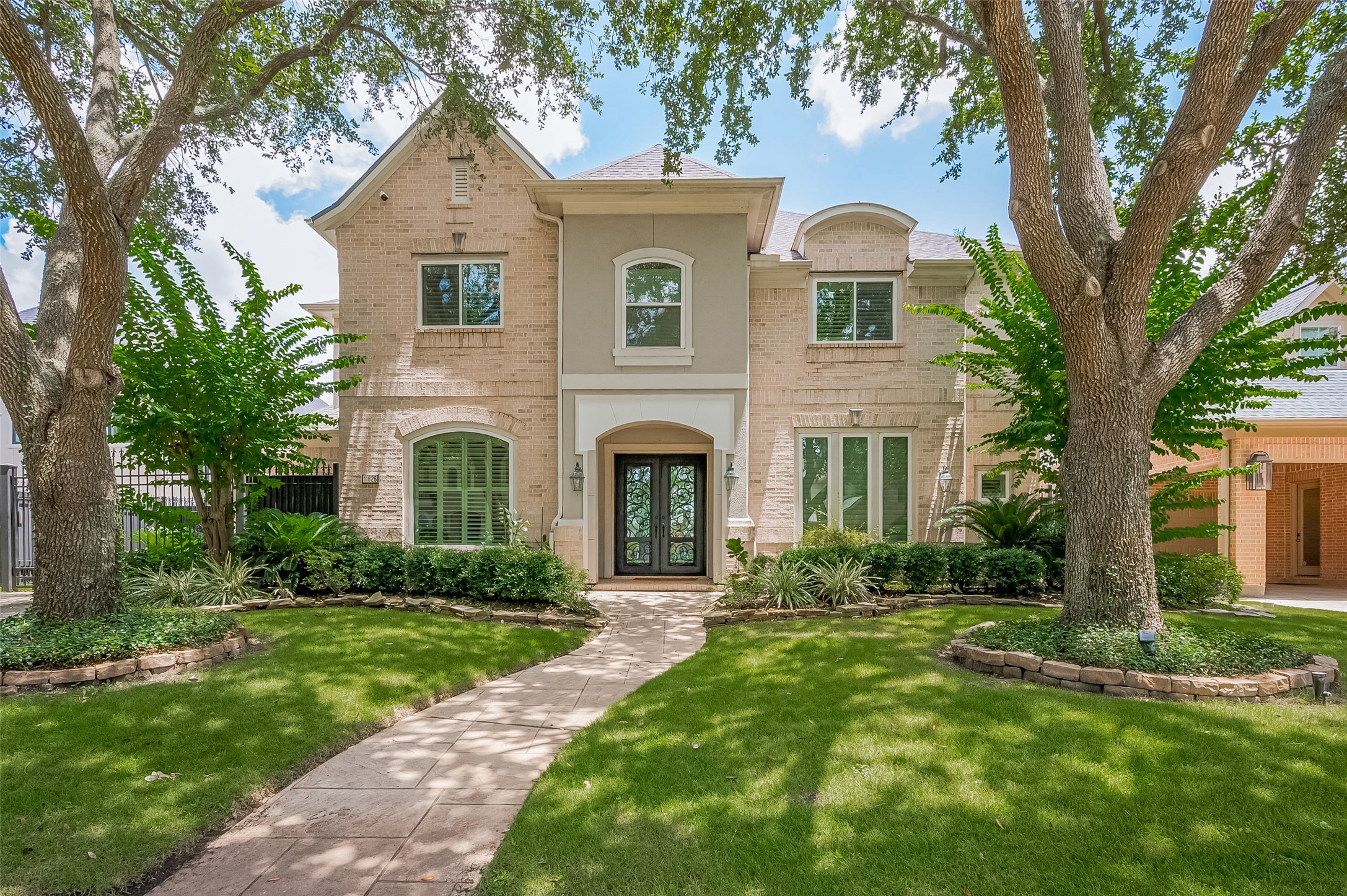 11826 Legend Manor Drive Property Photo 1