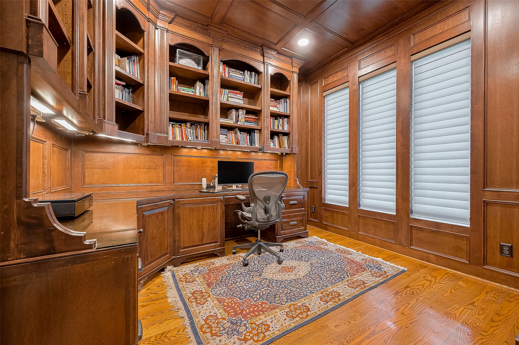 11826 Legend Manor Drive Property Photo 5