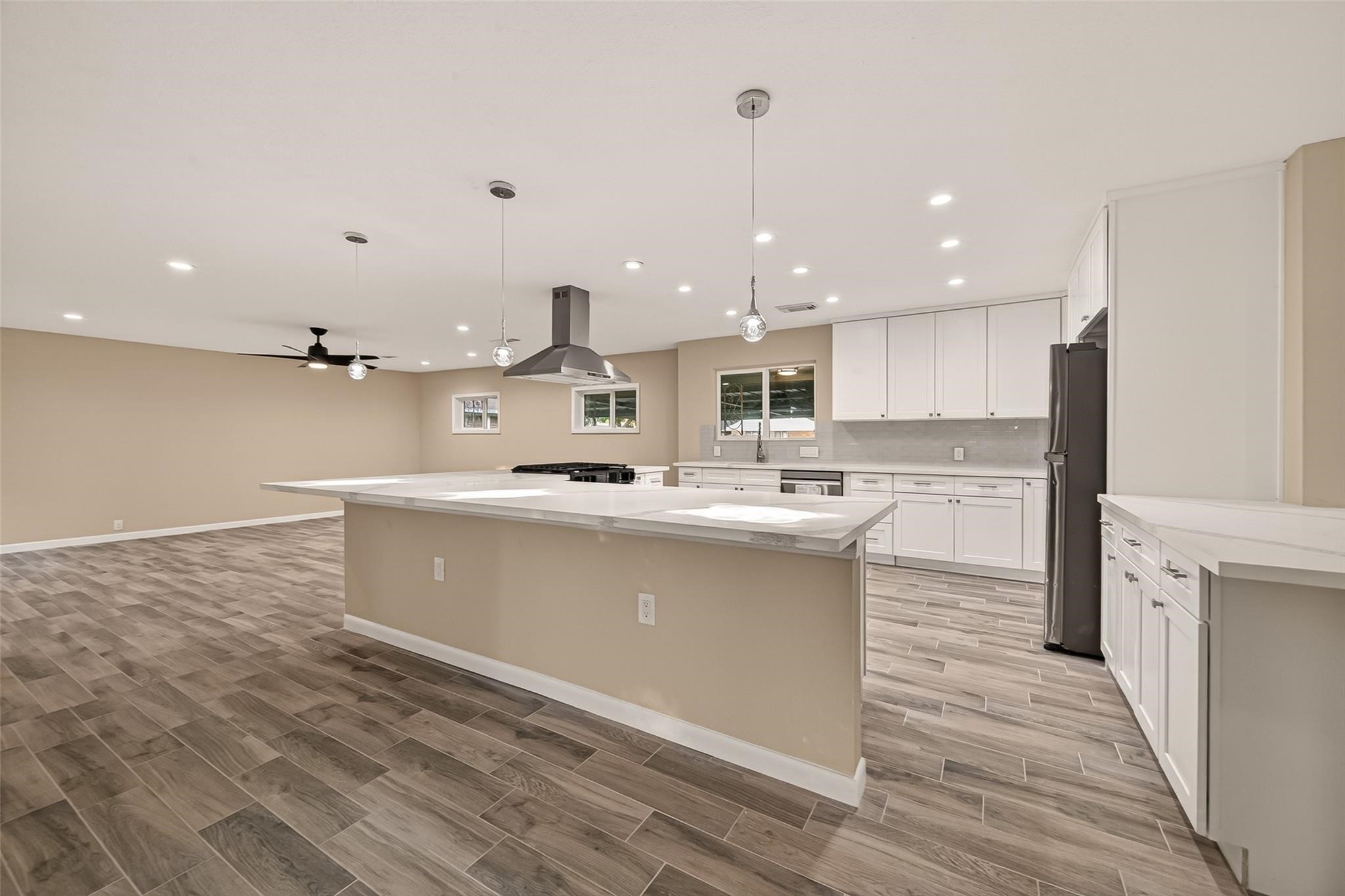 11206 Huggins Drive Property Photo 10