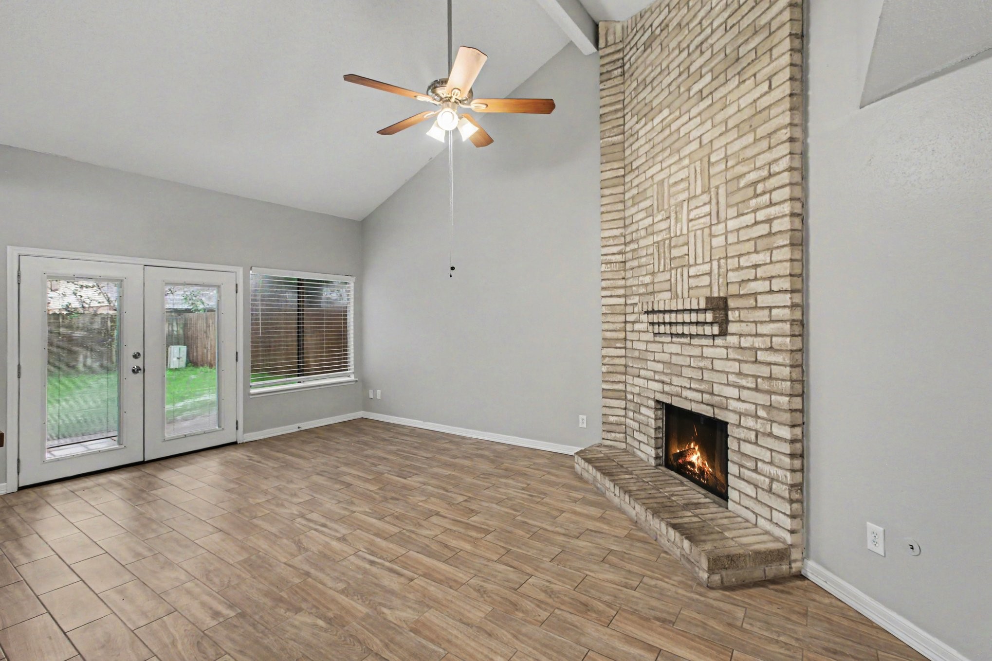24103 Spring Sunset Drive Property Photo 3
