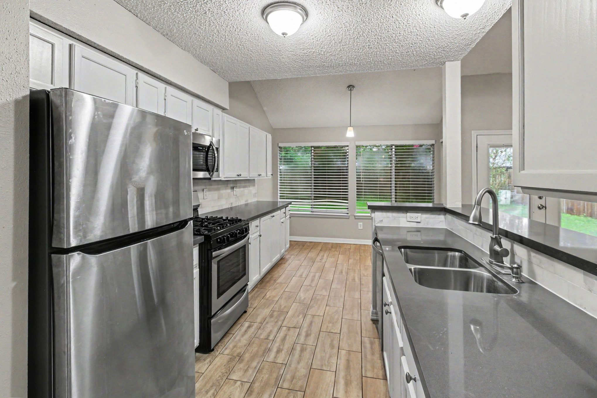 24103 Spring Sunset Drive Property Photo 4