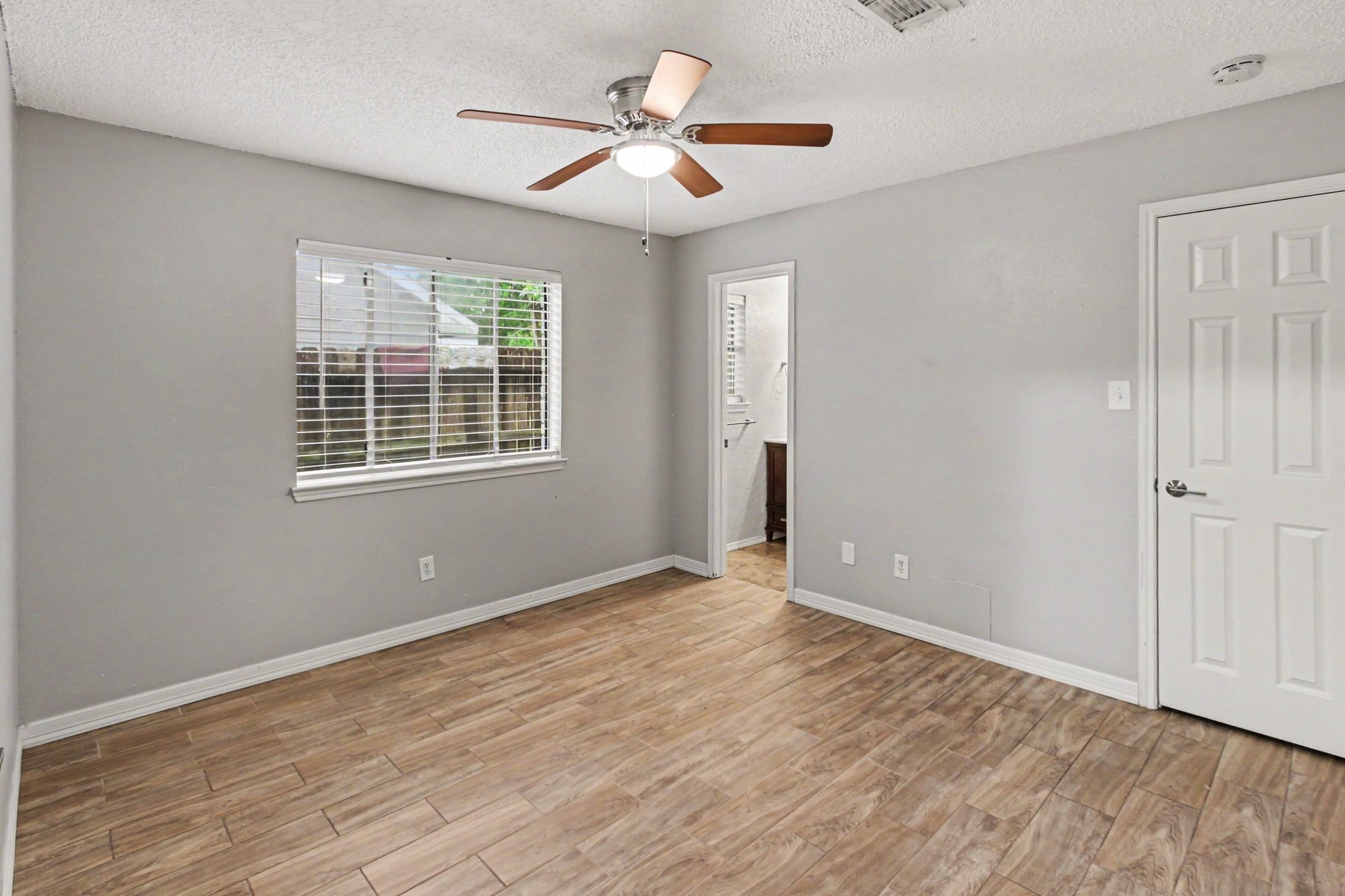 24103 Spring Sunset Drive Property Photo 8