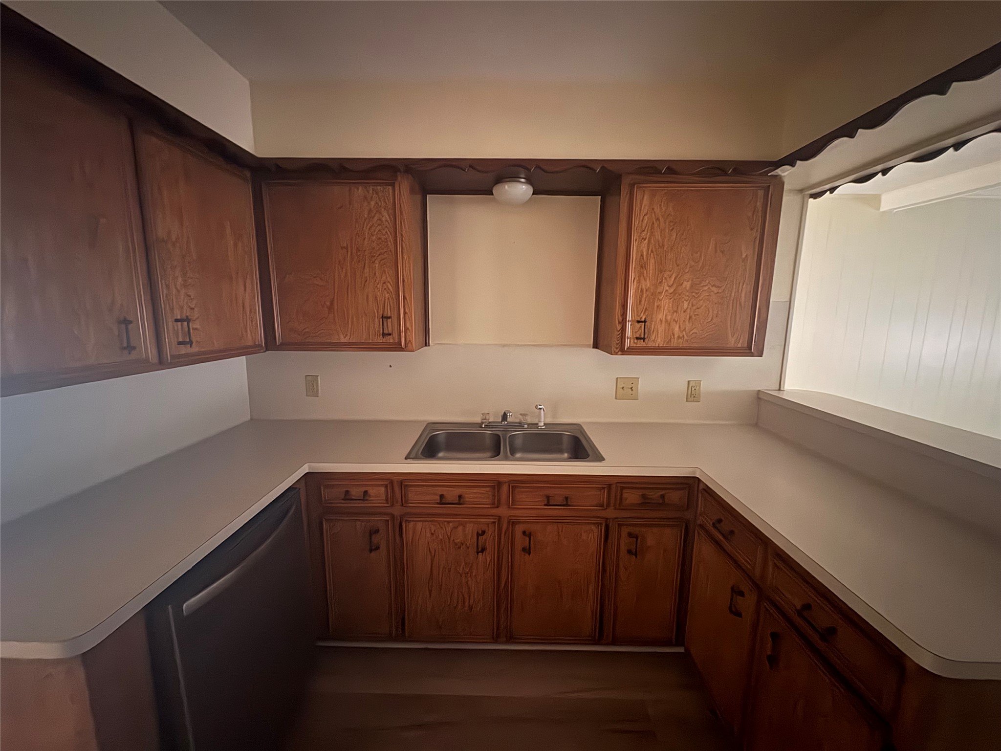 112 Birch Street Property Photo 4