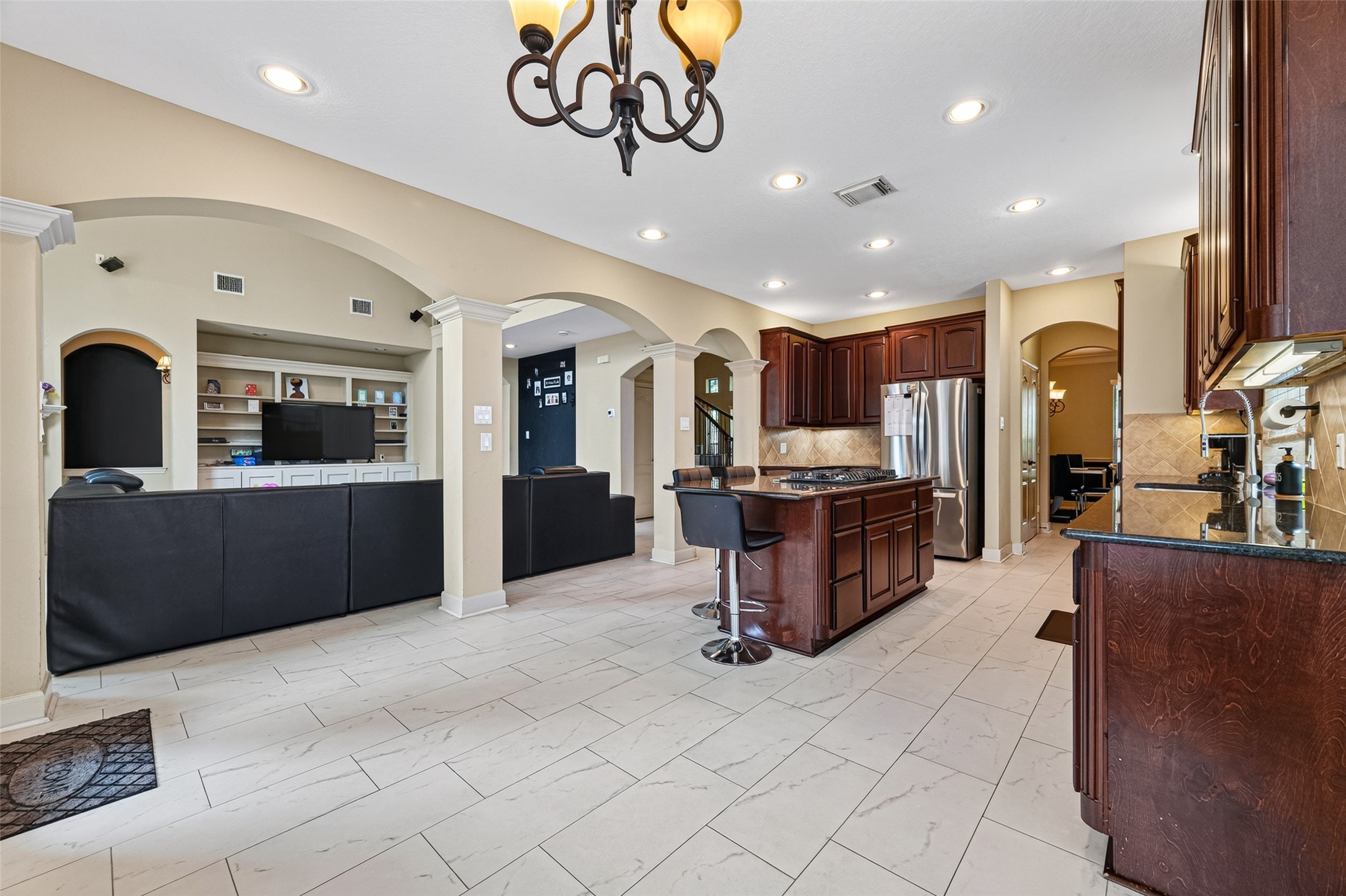 2206 Montclair Oaks Lane Property Photo 12
