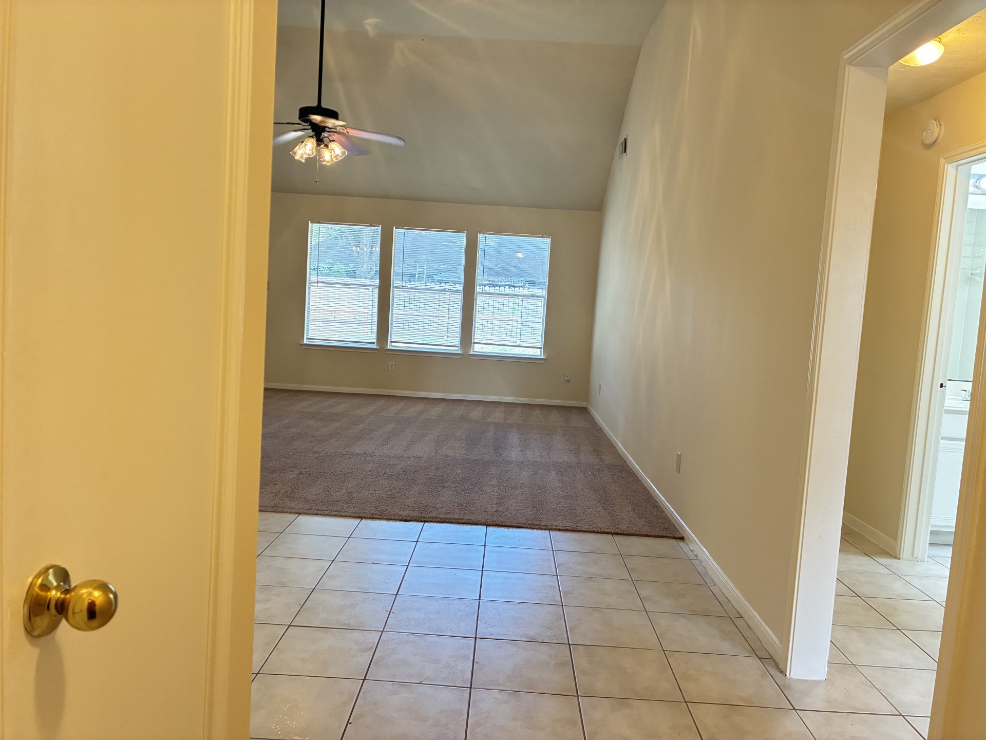 11607 Lennington Lane Property Photo 4