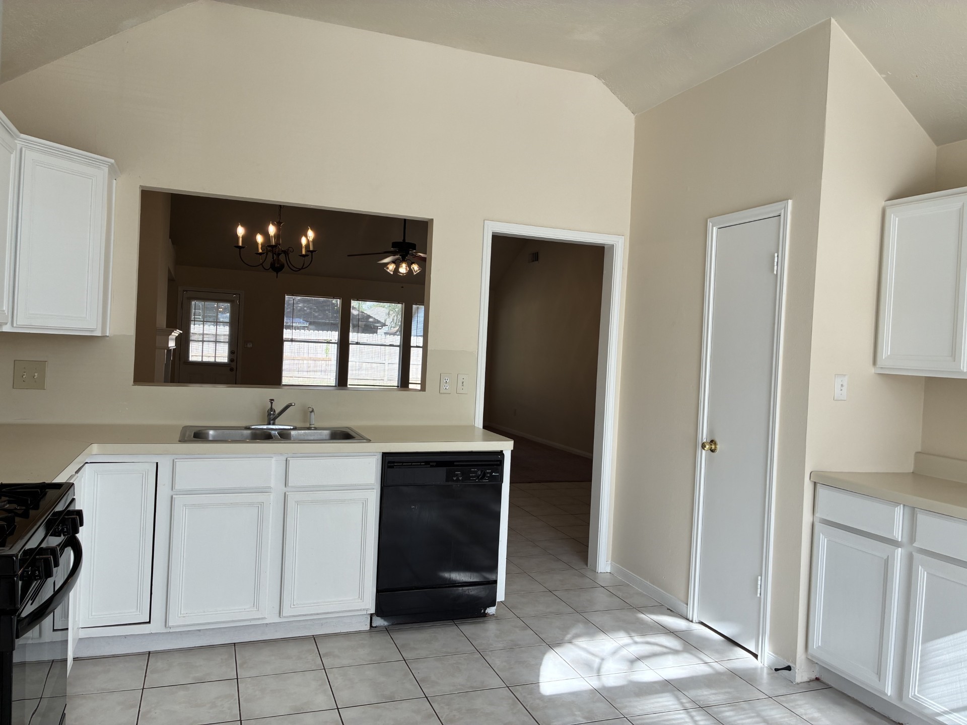 11607 Lennington Lane Property Photo 9