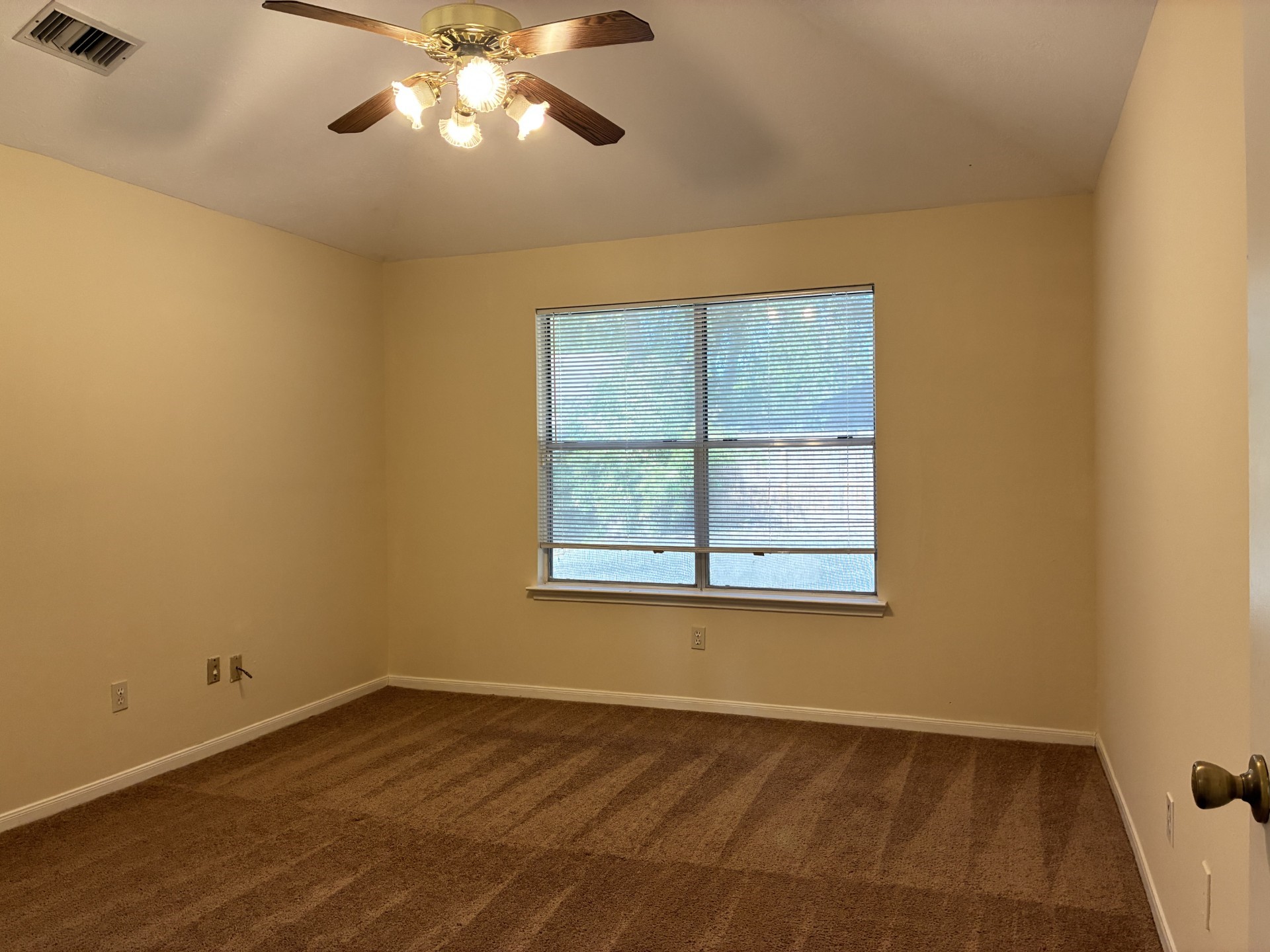 11607 Lennington Lane Property Photo 12