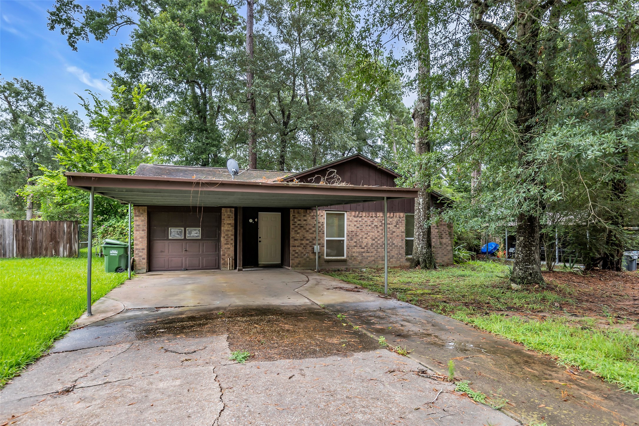 1303 S Fenner Avenue Property Photo
