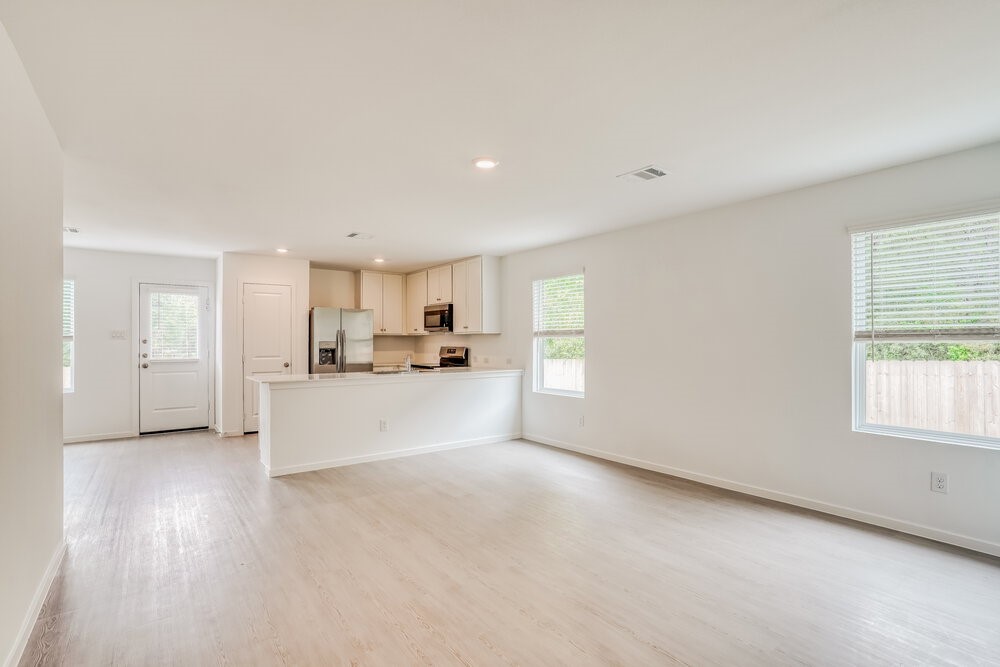343 Parkin Court Property Photo 4