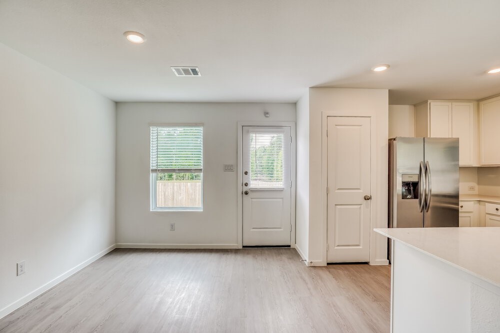 343 Parkin Court Property Photo 6
