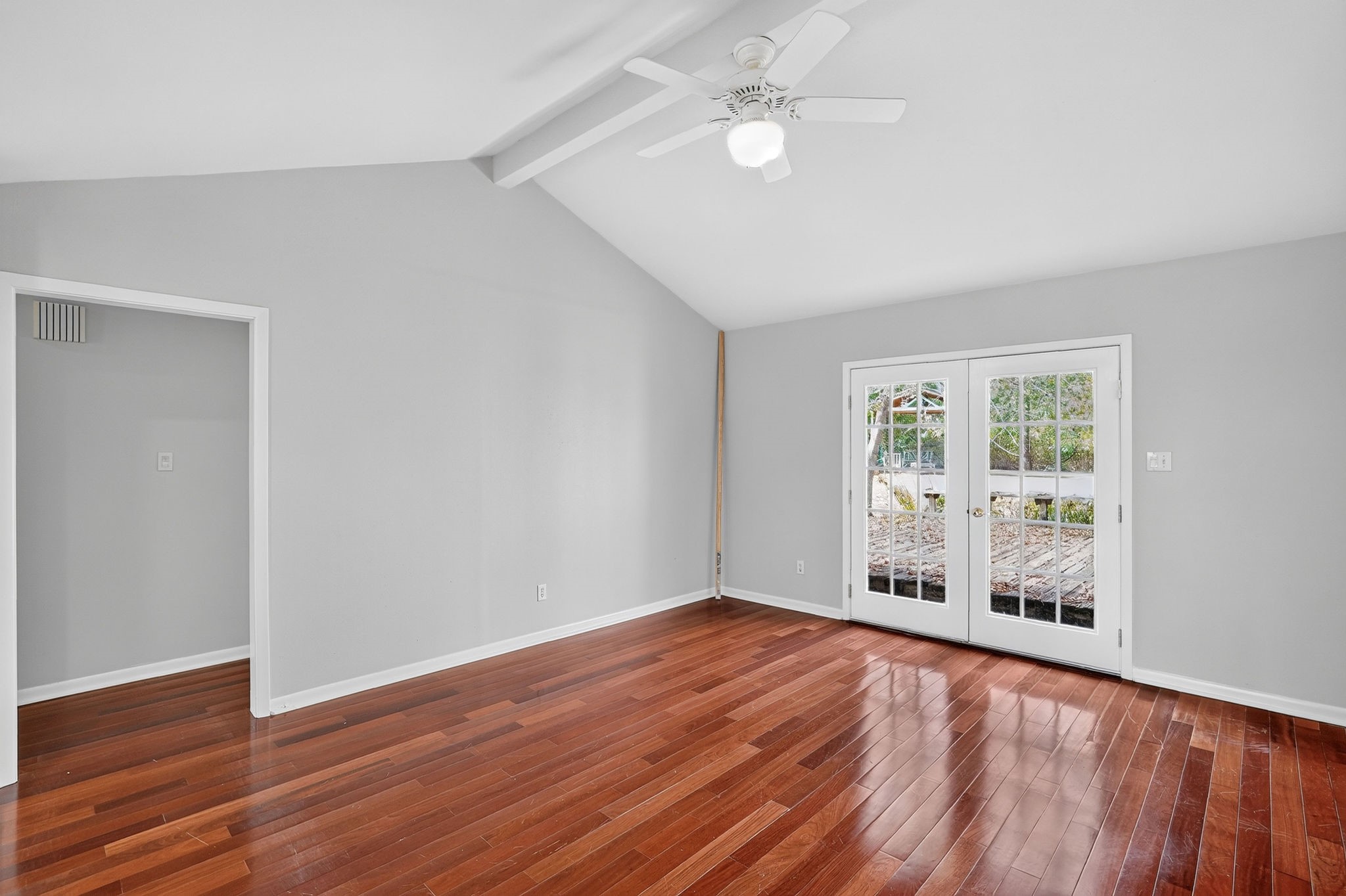 1122 Westover Street Property Photo 5