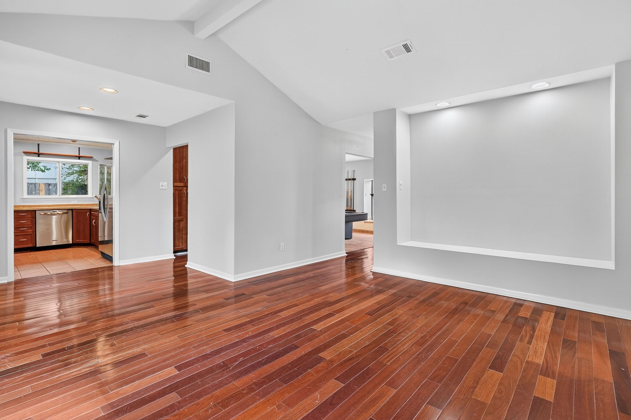 1122 Westover Street Property Photo 7
