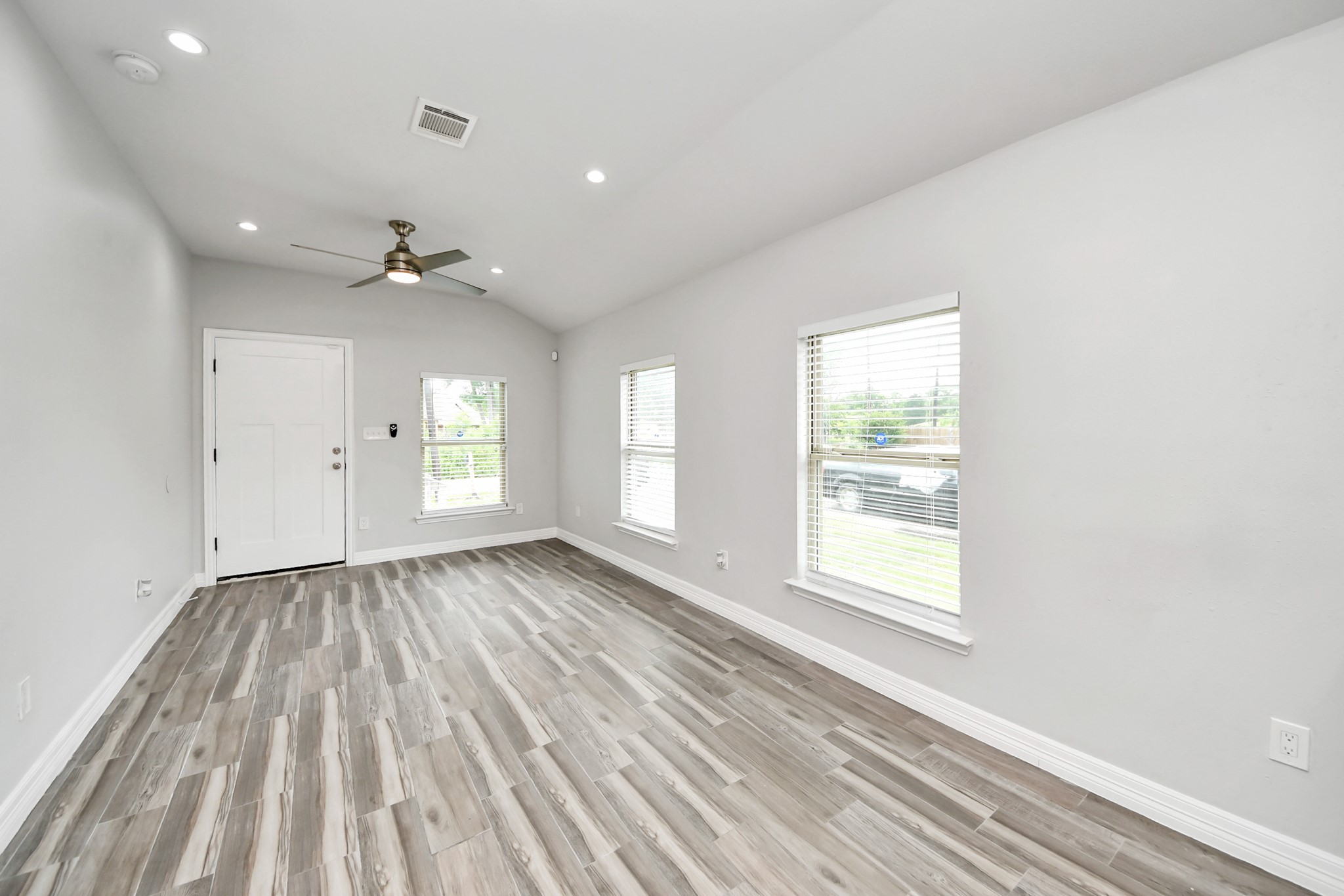 6613 Morrow Street Property Photo 4