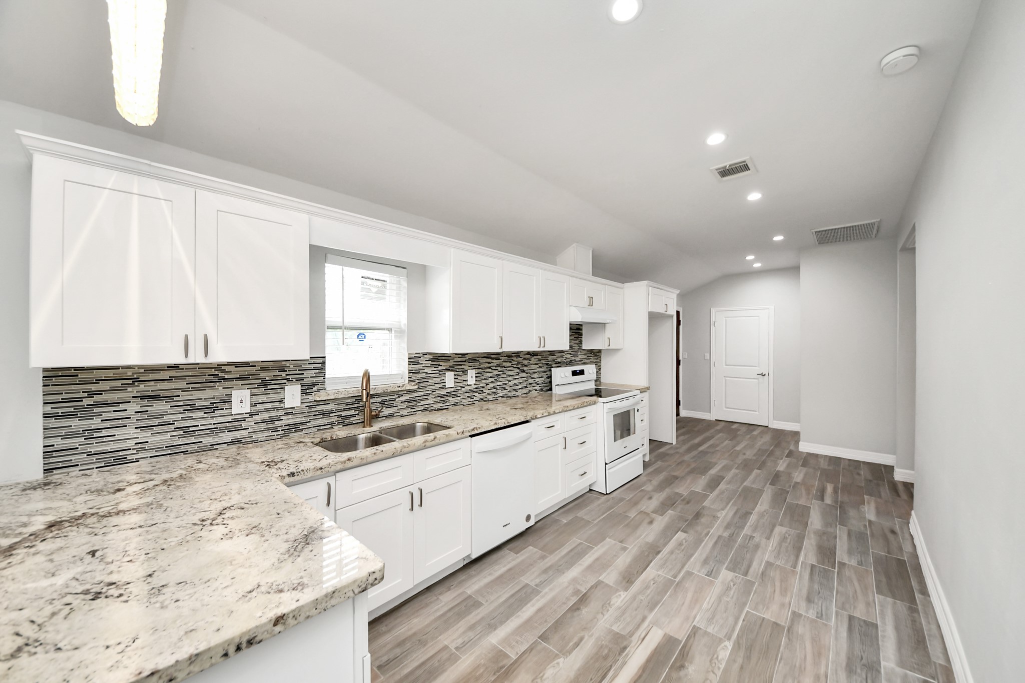 6613 Morrow Street Property Photo 9